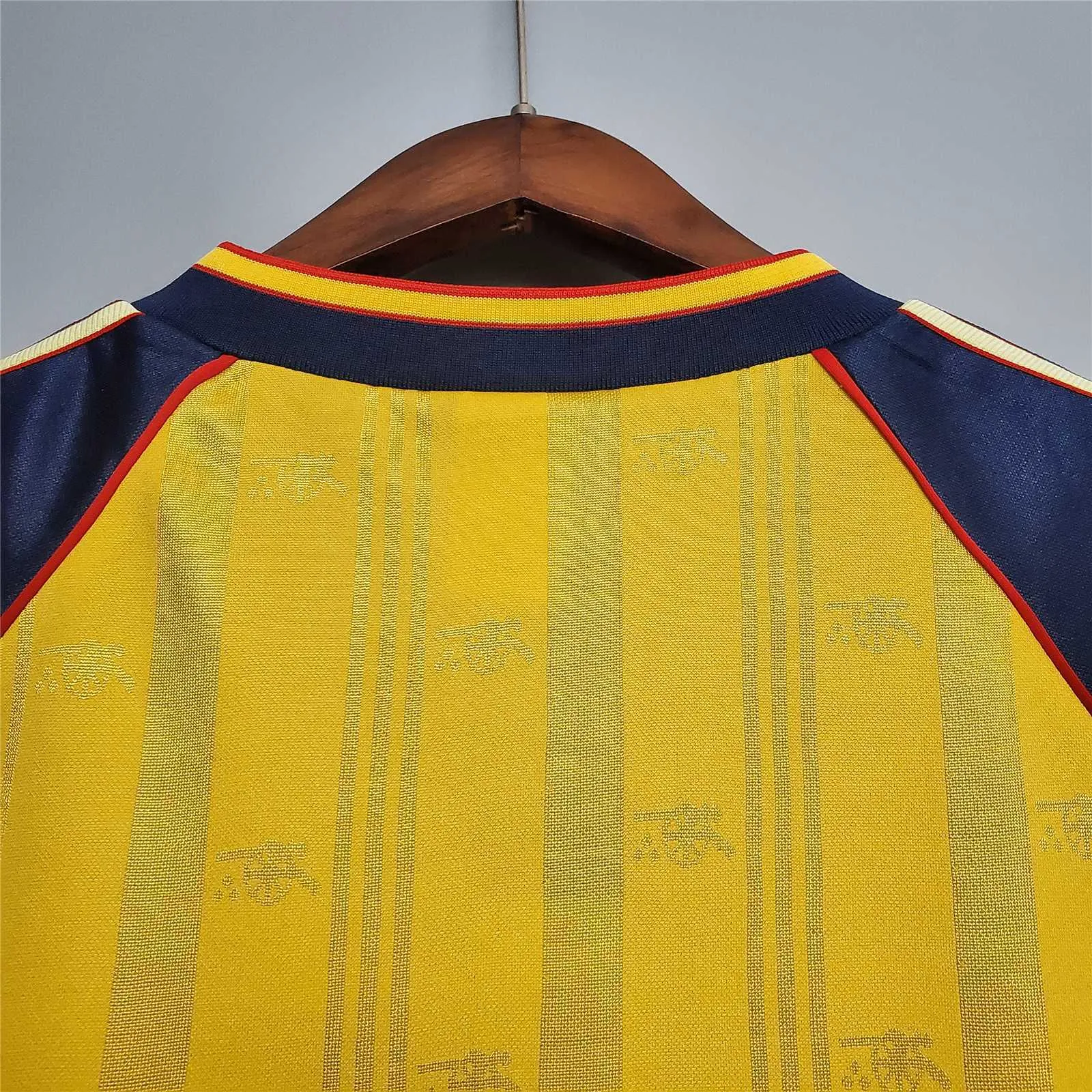 88-90 Arsenal away 3