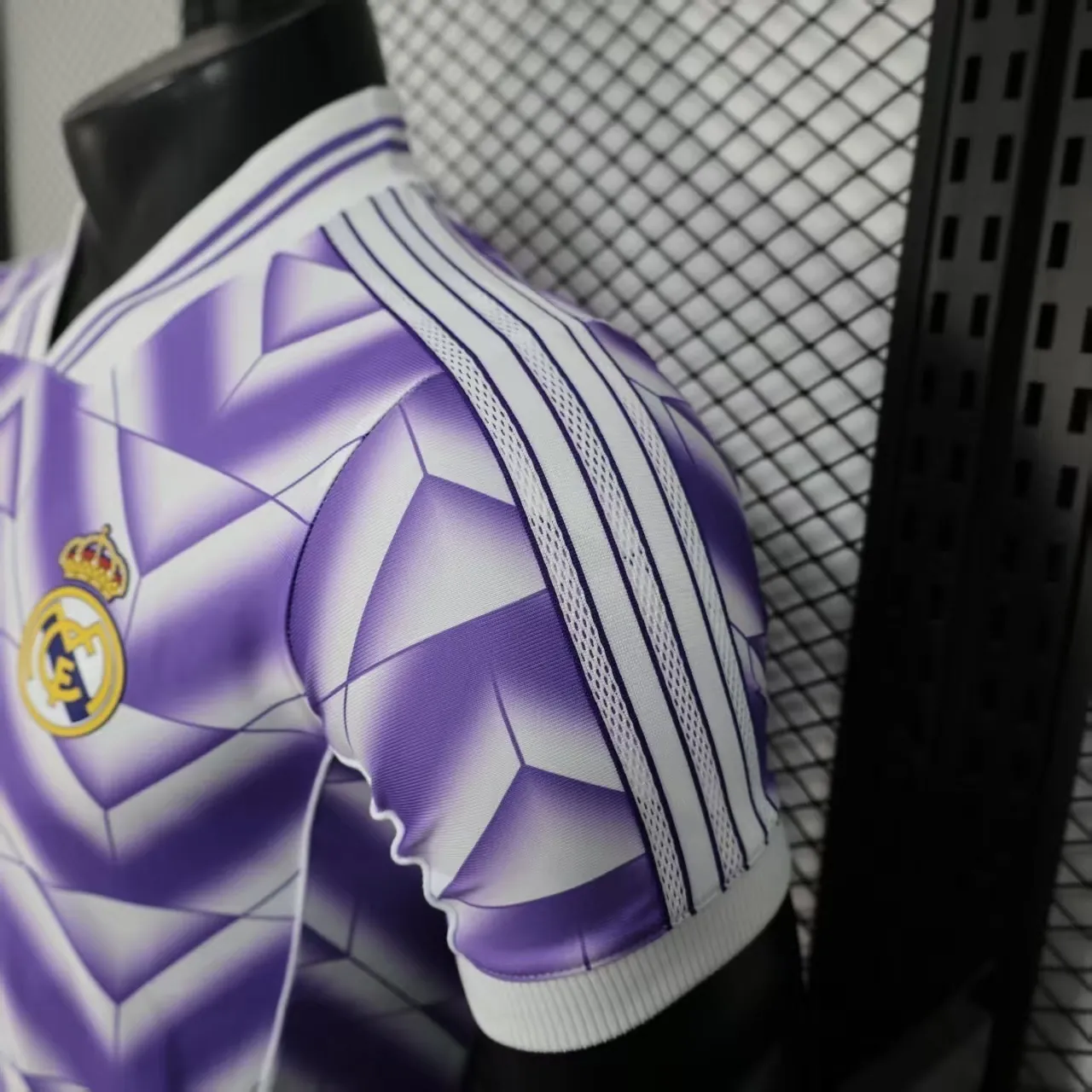 25-26 Real Madrid Purple Special Edition Football Shirt AAAAJersey Wholesale Yupoo 4