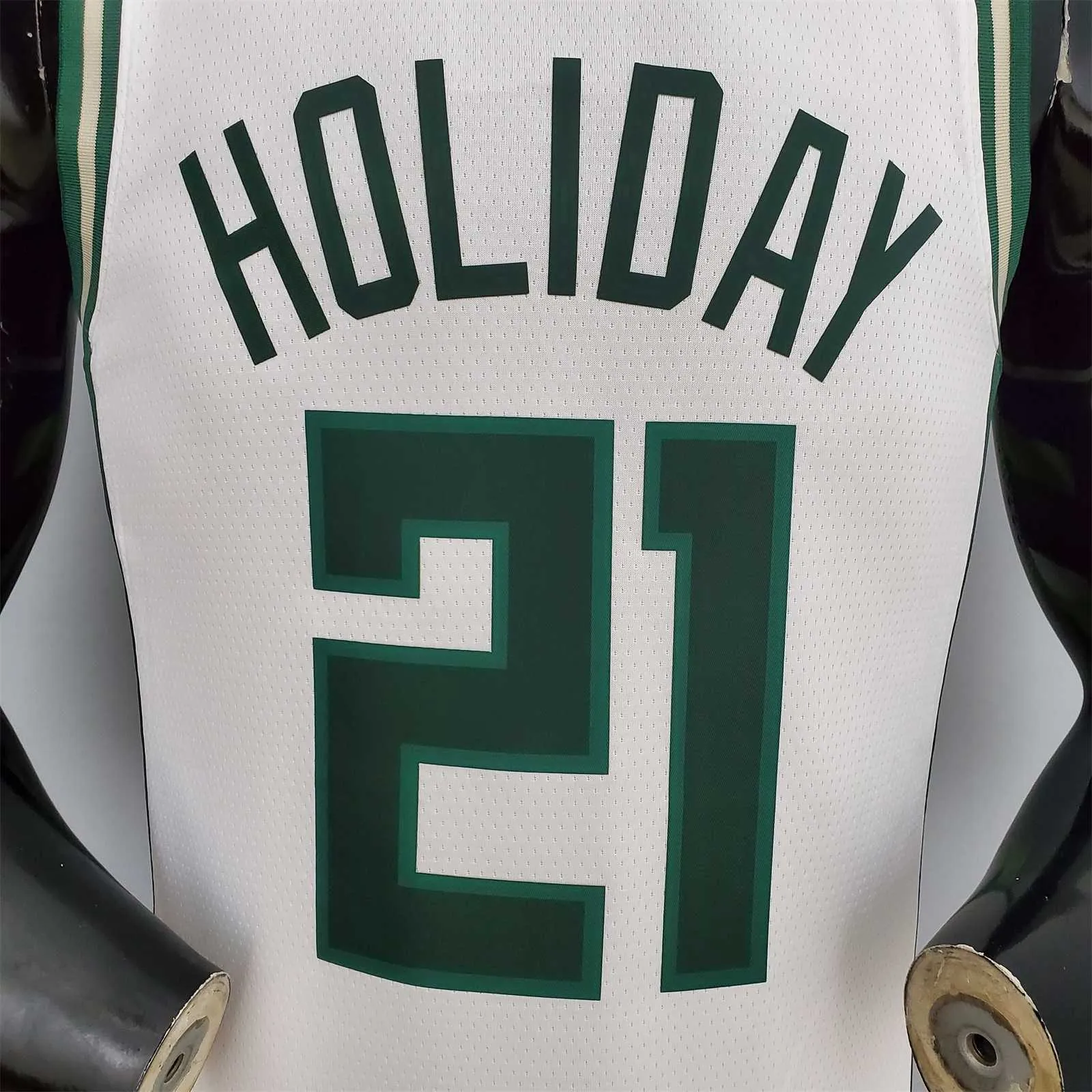 2022 Holiday#21 Bucks White 6