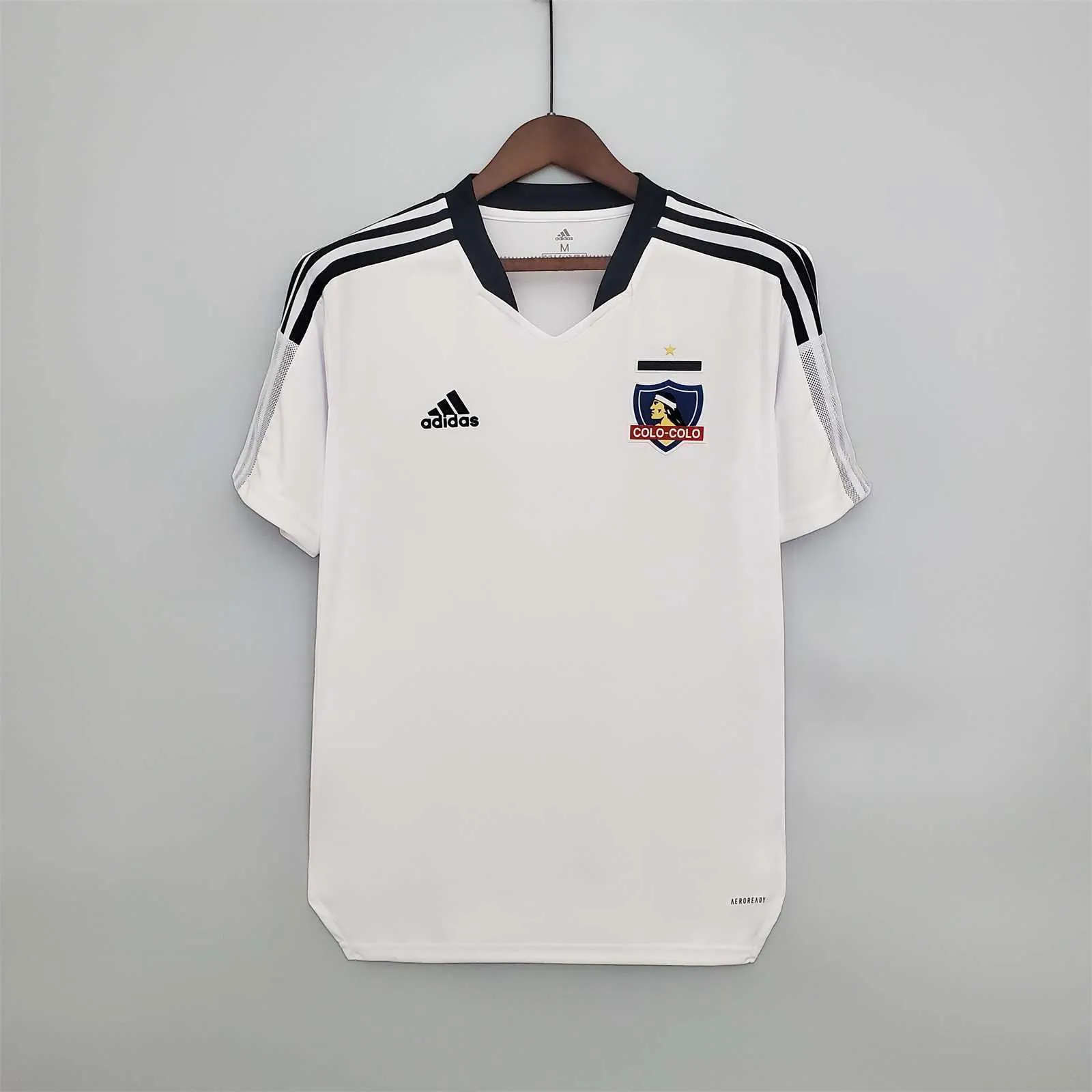 Colo-Colo 13-time champion version home 8