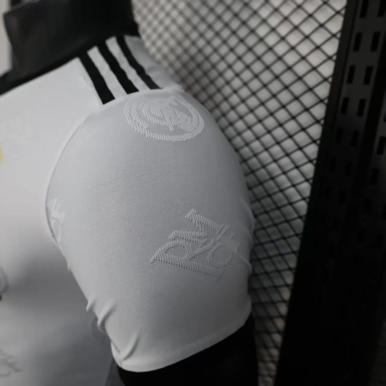 25-26 Real Madrid OG Special Edition White Player Version Shirt AAAAJersey Dropship Yupoo 3