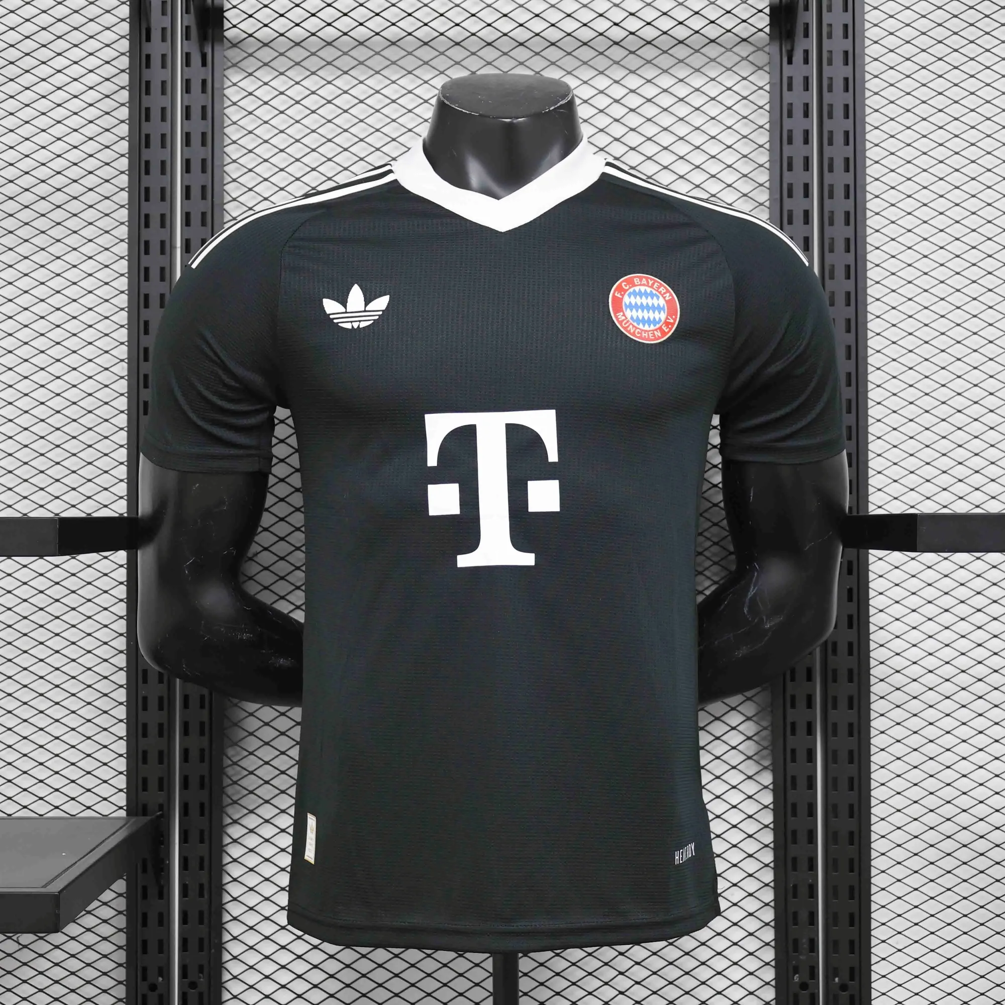 24-25 Bayern Munich Black GoalKeeper Kit Player Version Shirt Soccer AAAAJersey Yupoo 5