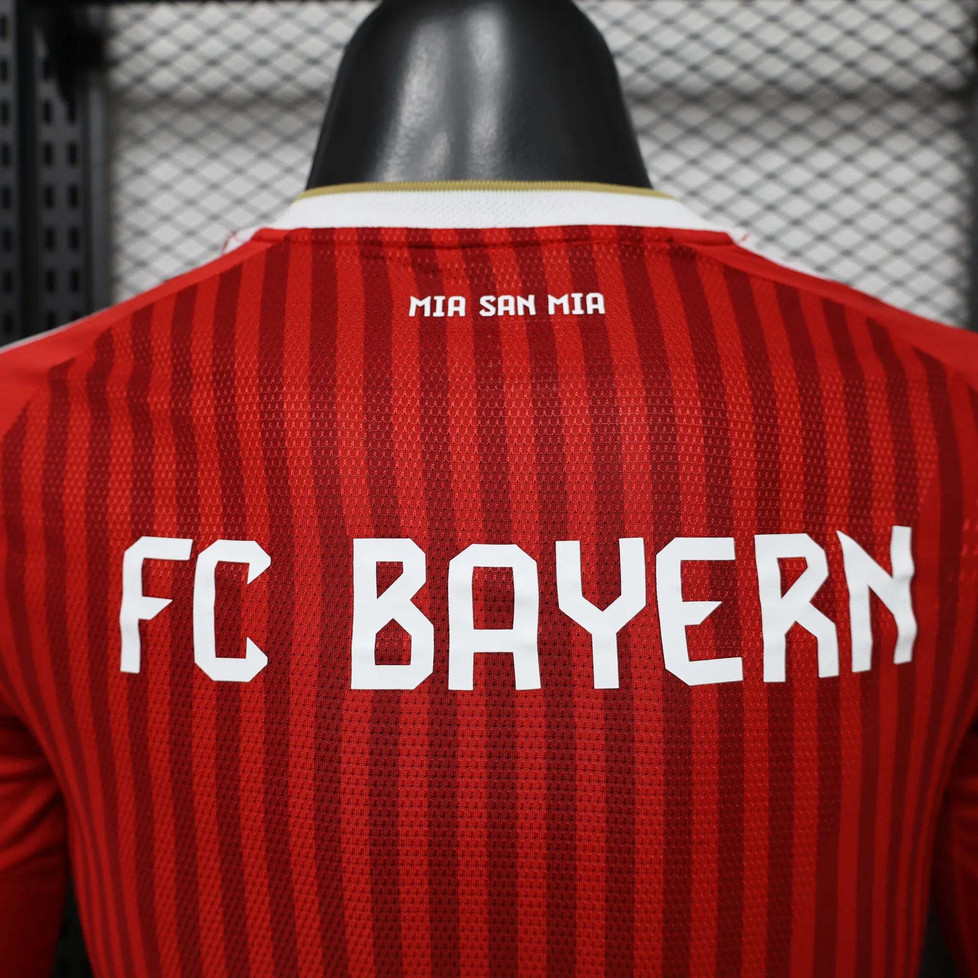 26-27 Bayern Munich Home Mens Kit Player Version Soccer Long Sleeve T-Shirt AAAAJersey Supply Yupoo 7