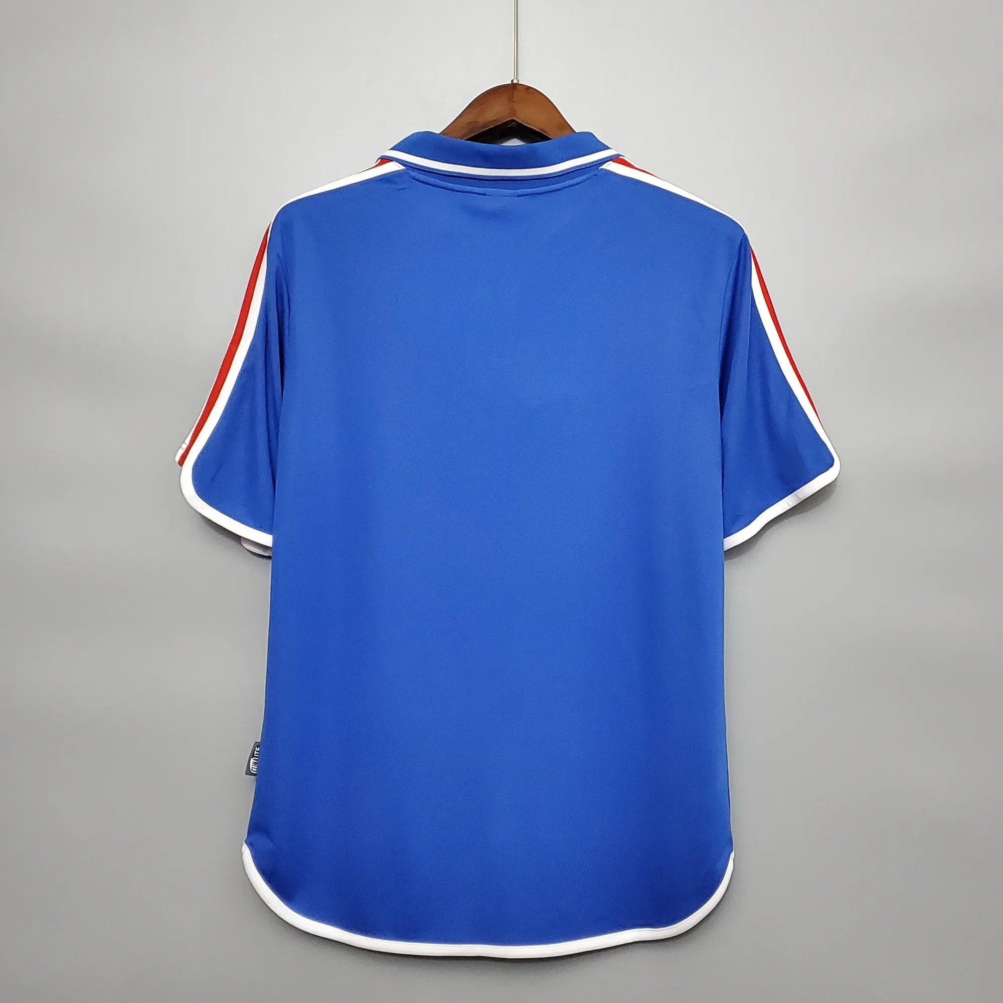 2000 France home 7