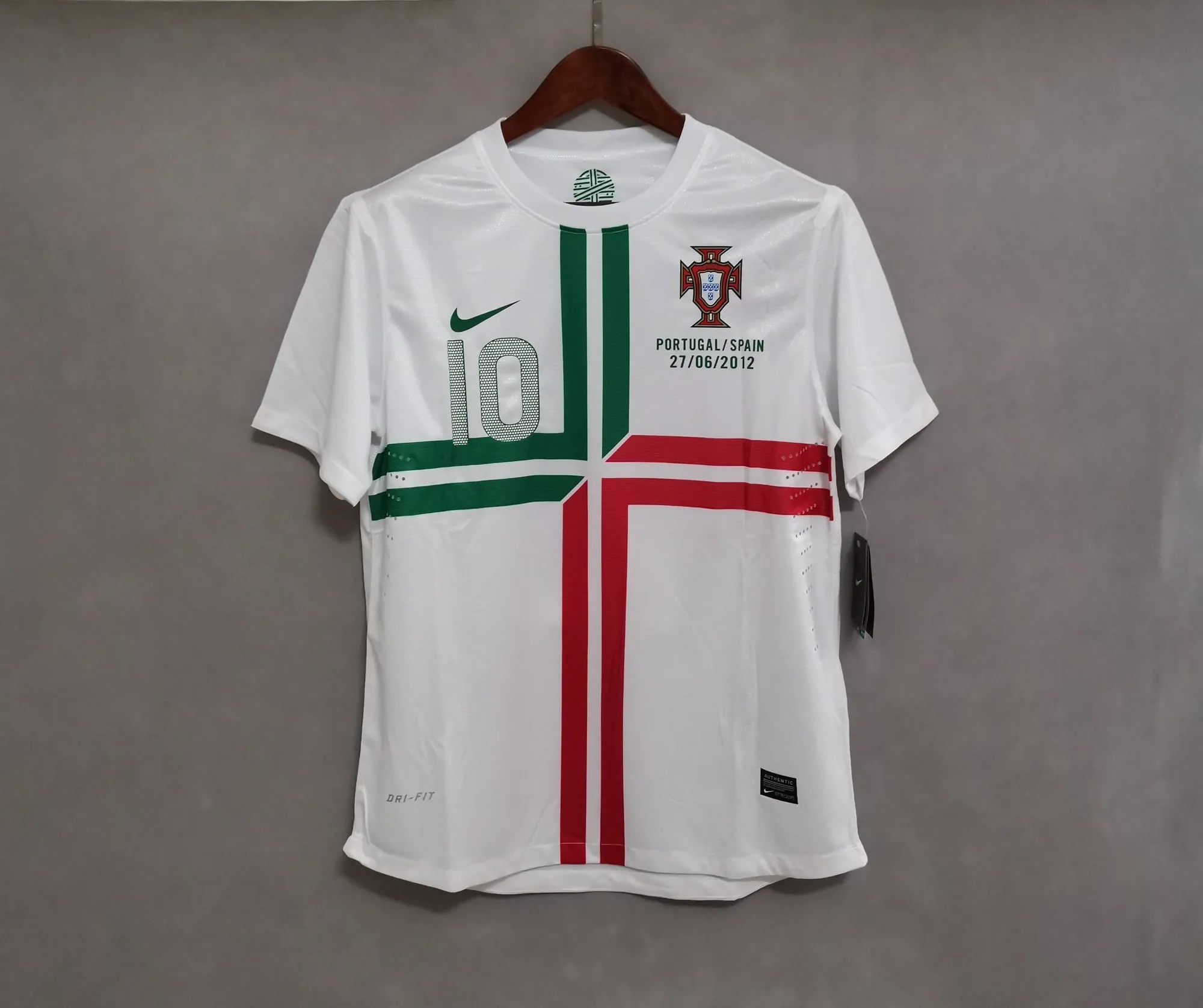 2012 Portugal away white 6