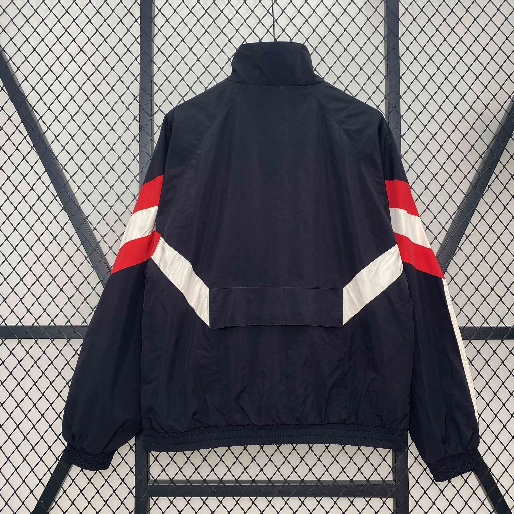 24-25 Manchester United Black Windbreaker Jacket AAAAJersey Supplier Yupoo 3