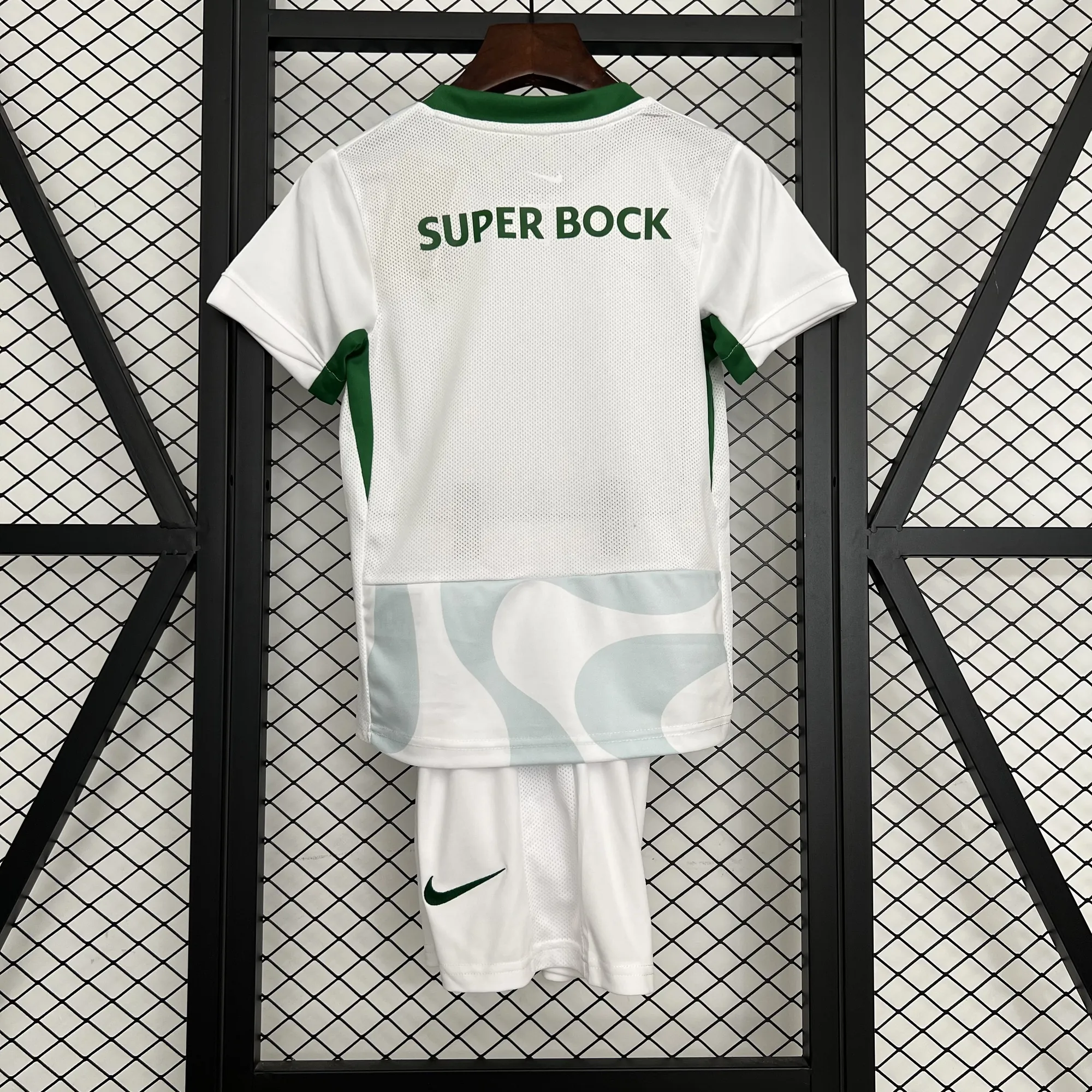 25-26 Sporting Lisbon Away Kids Kit Soccer Youth Apparels Sport AAAAJersey Supply Yupoo 1