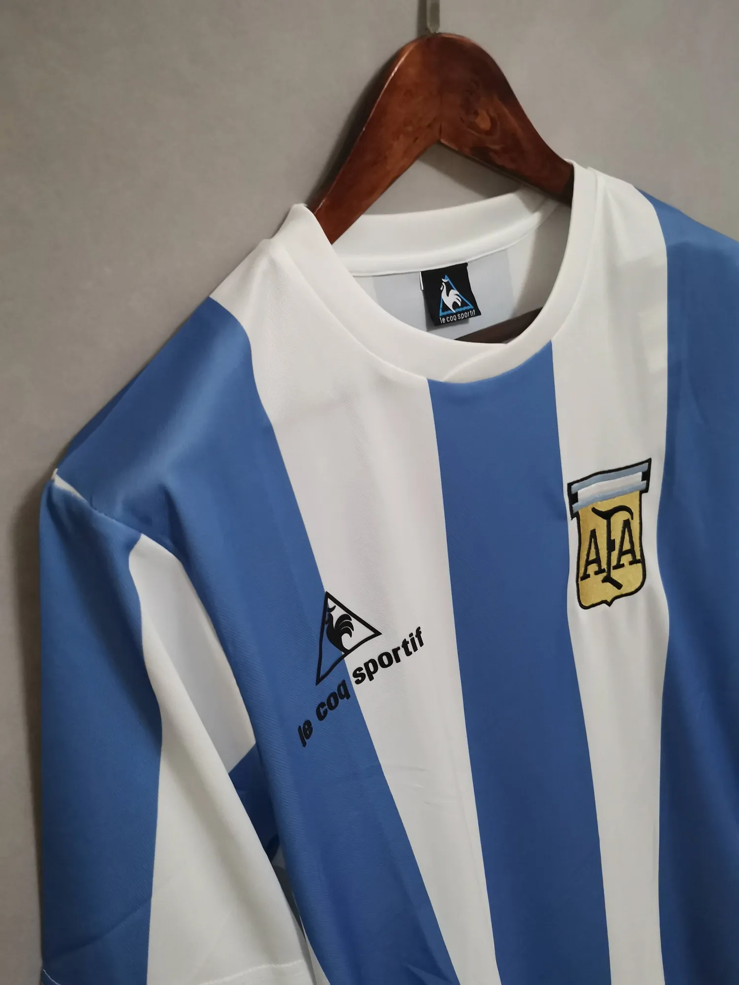 1985 Argentina home 5