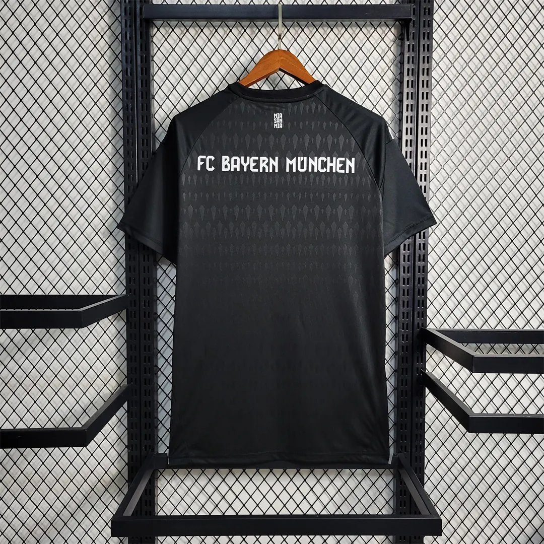 23-24 Bayern black goalkeeper 3