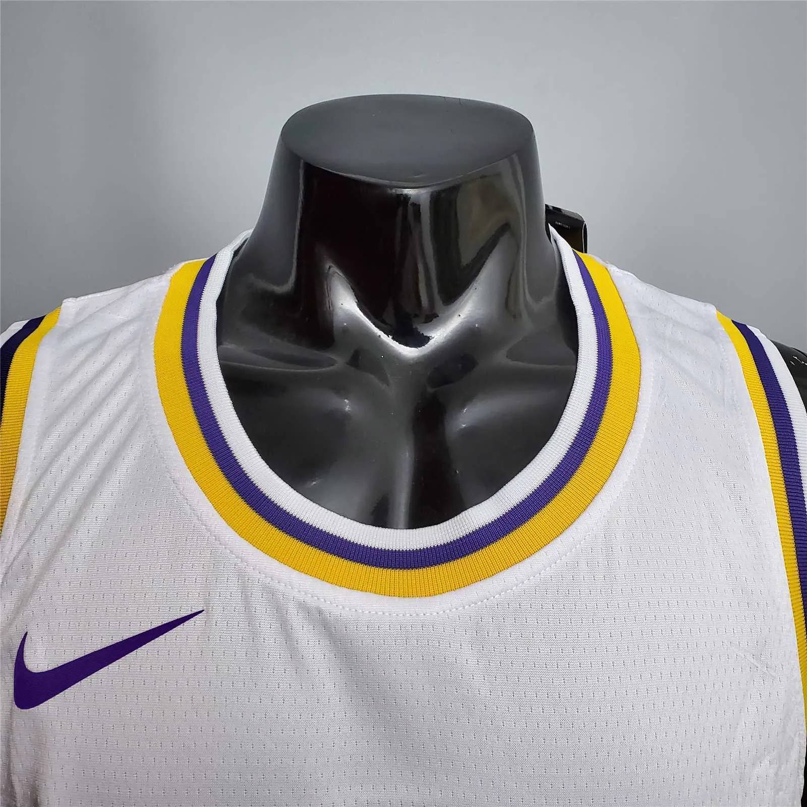James #23 Lakers Round neck white 5