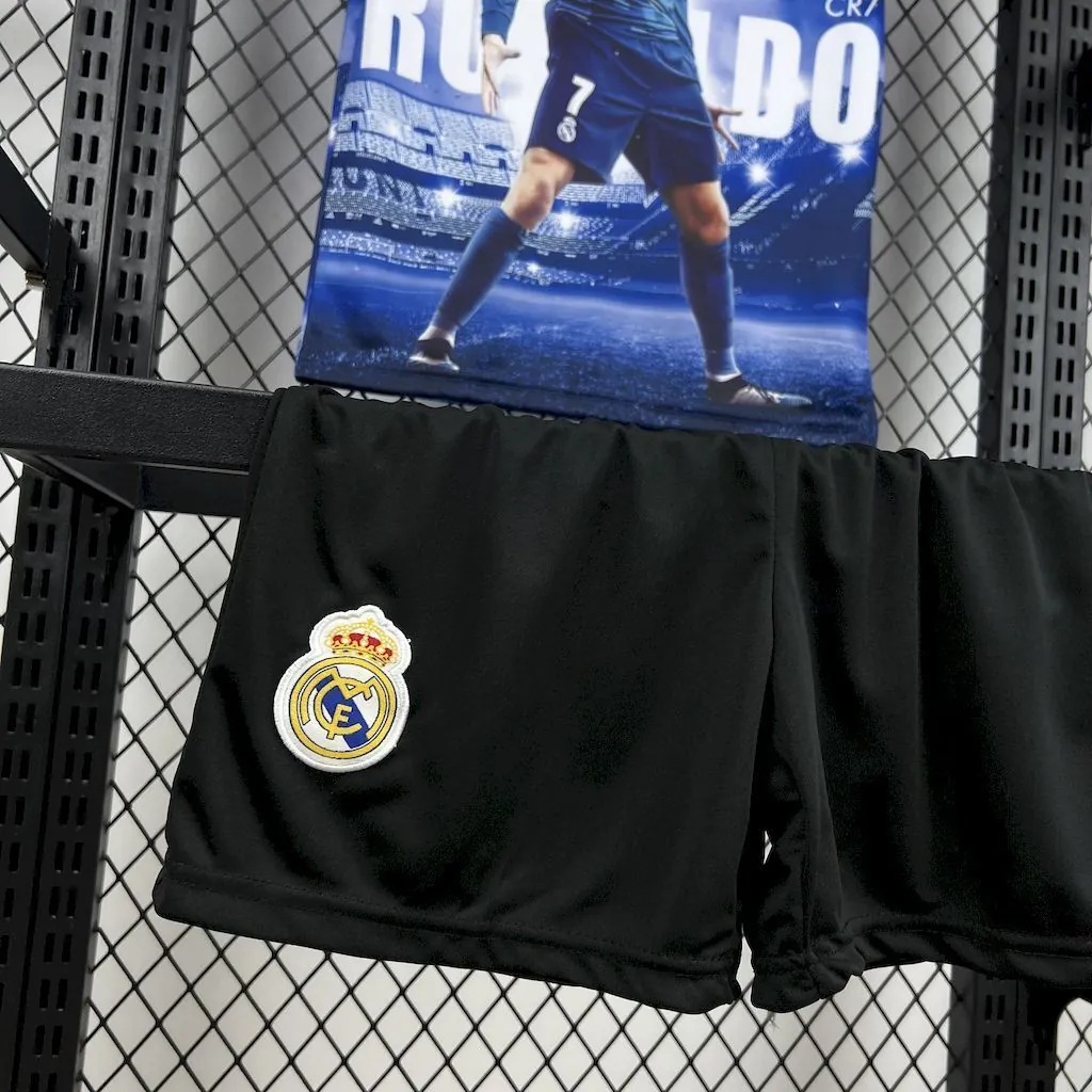 25-26 Cristiano Ronaldo Real Madrid Kid Kits Youth Apparels Soccer AAAAJersey Yupoo 4