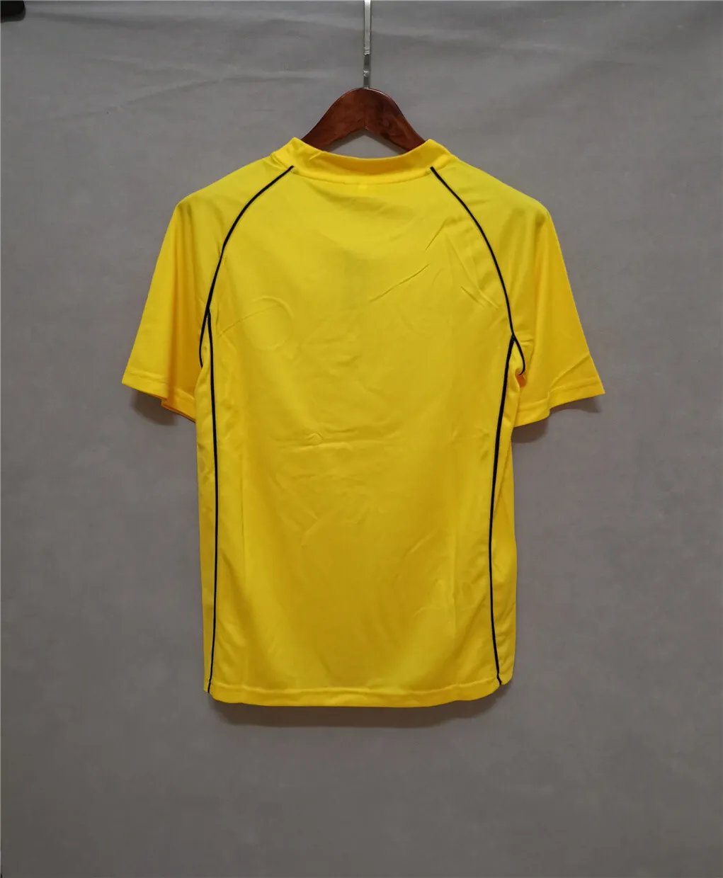 02 Dortmund home yellow 2