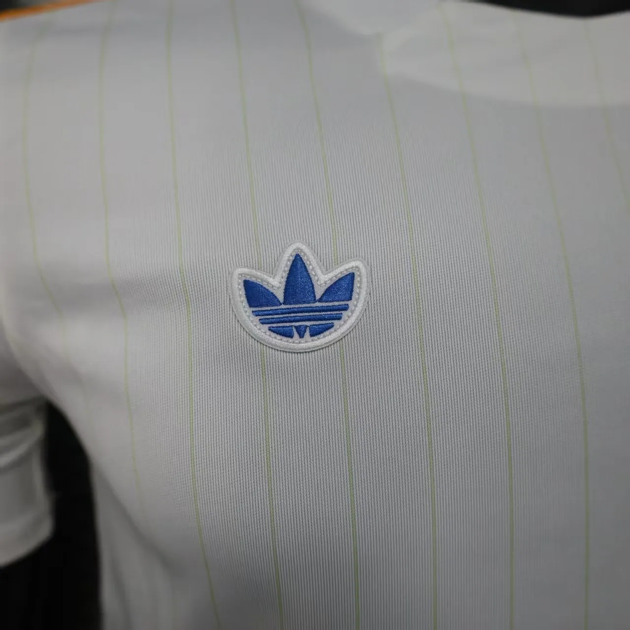 25-26 Real Madrid Casual Retro Style Football White Shirt Apparels AAAAJersey Dropship Yupoo 6
