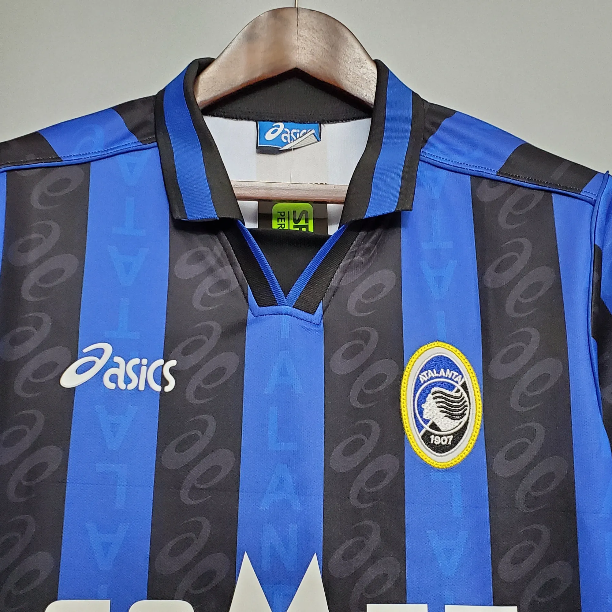 96-97 Atalanta home 4