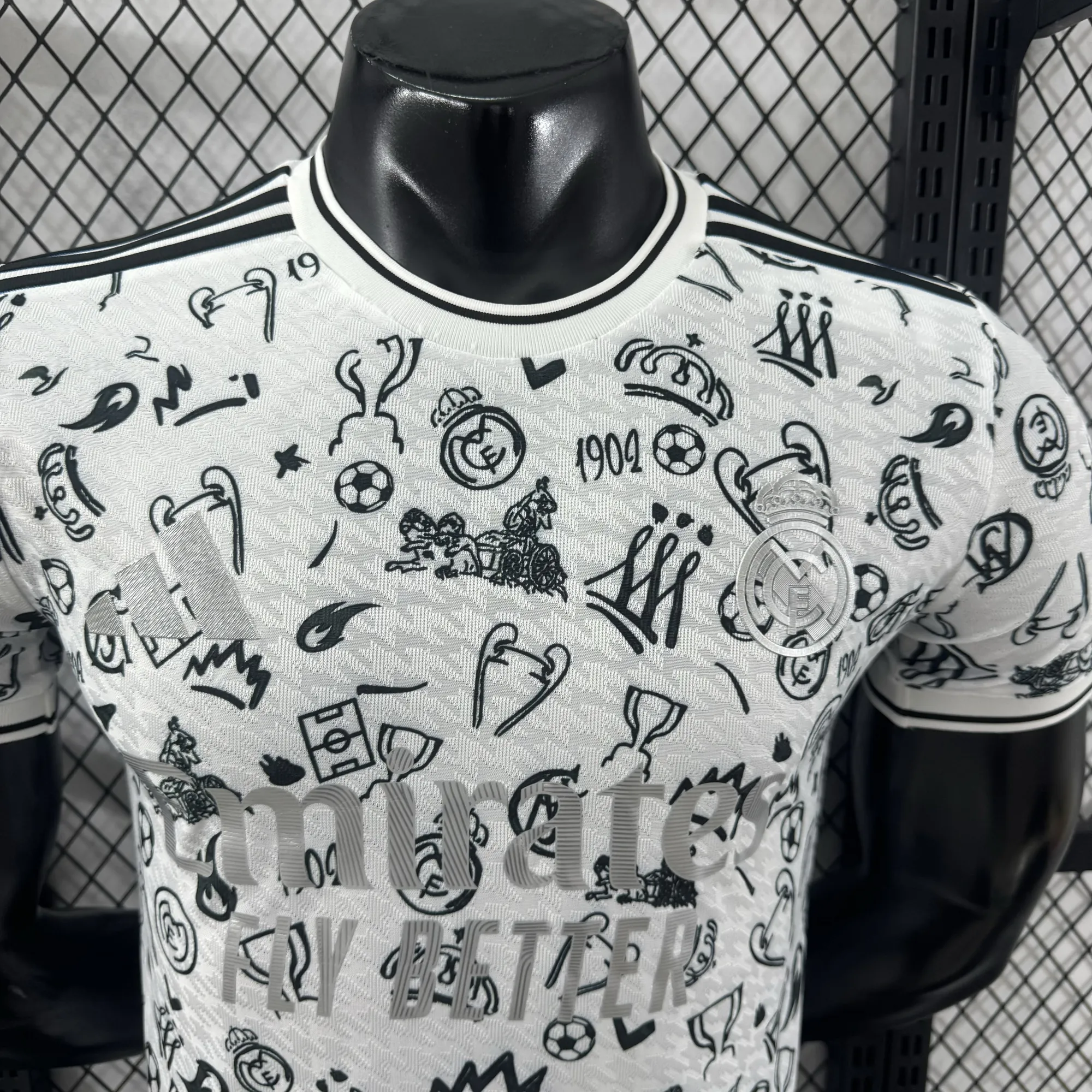 25-26 Real Madrid White Silver Special Edition Kit Player Version Soccer AAAAJersey Supplier Yu 4