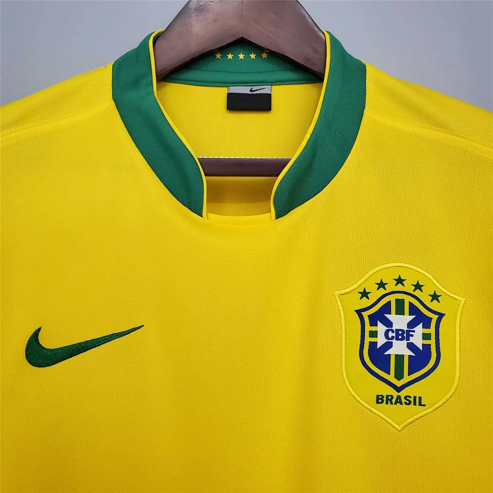2006 Brazil home 5
