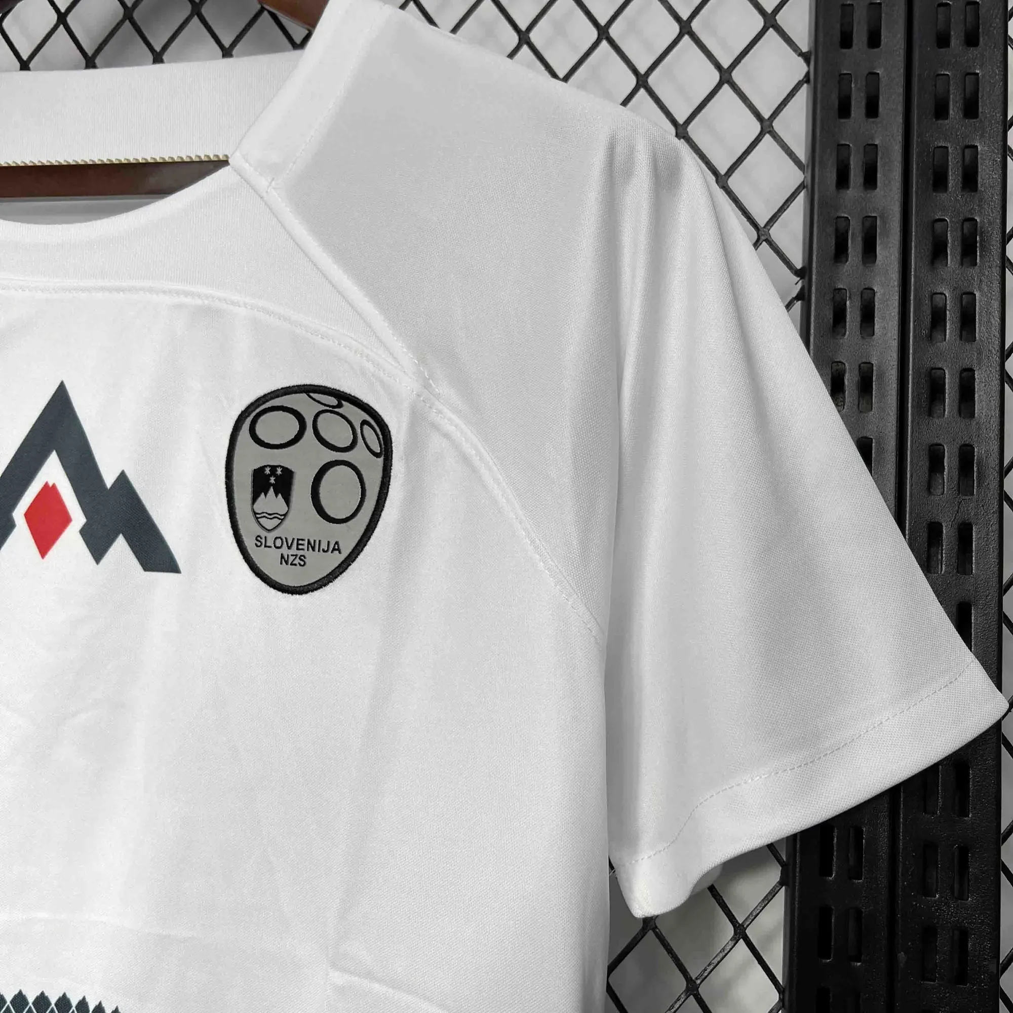 2024 Slovenia Away Kit UEFA Euro 2024 Soccer Uniform AAAAJersey Dropshiping Yupoo 2