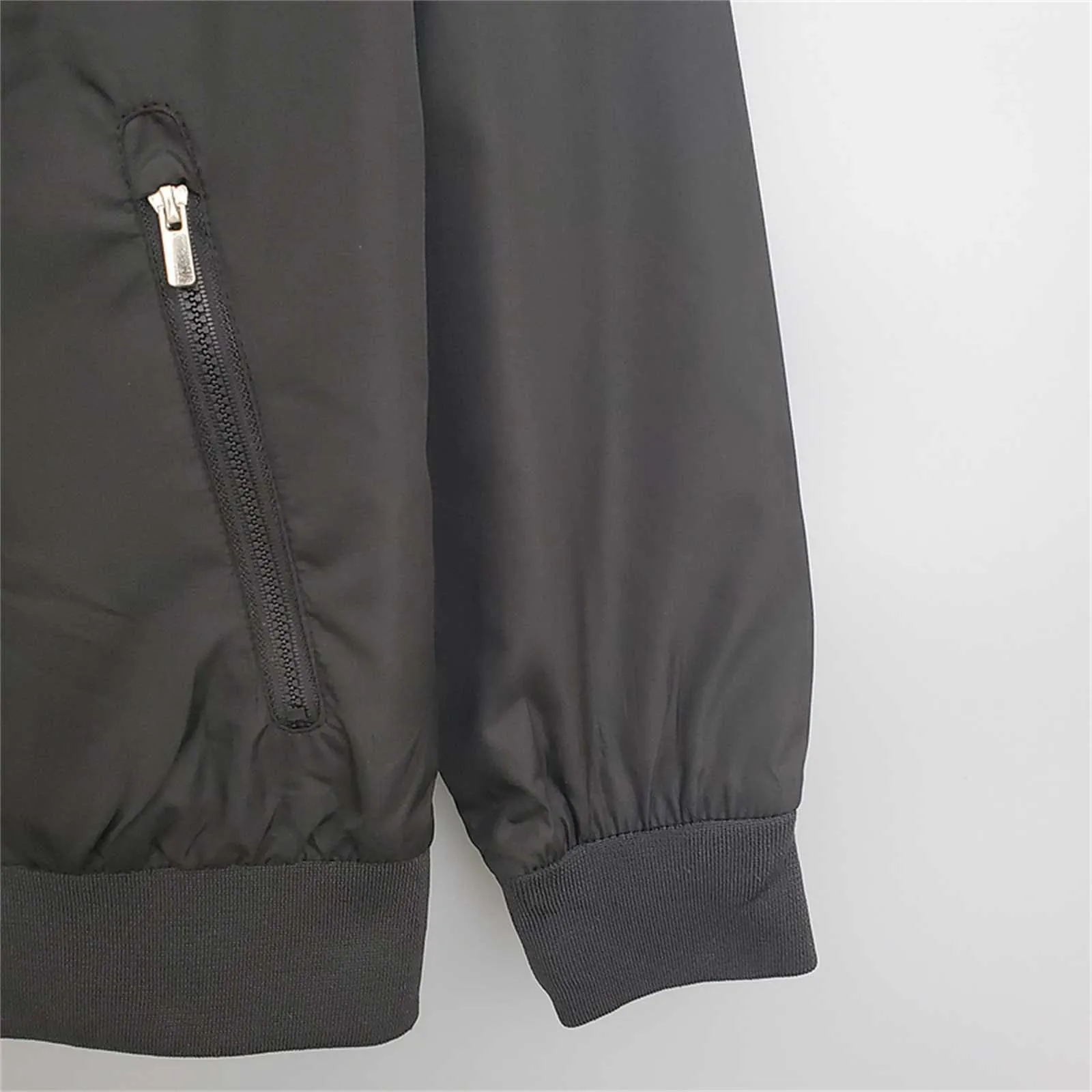 21-22 Tottenham Hotspur purple-black windbreaker 2
