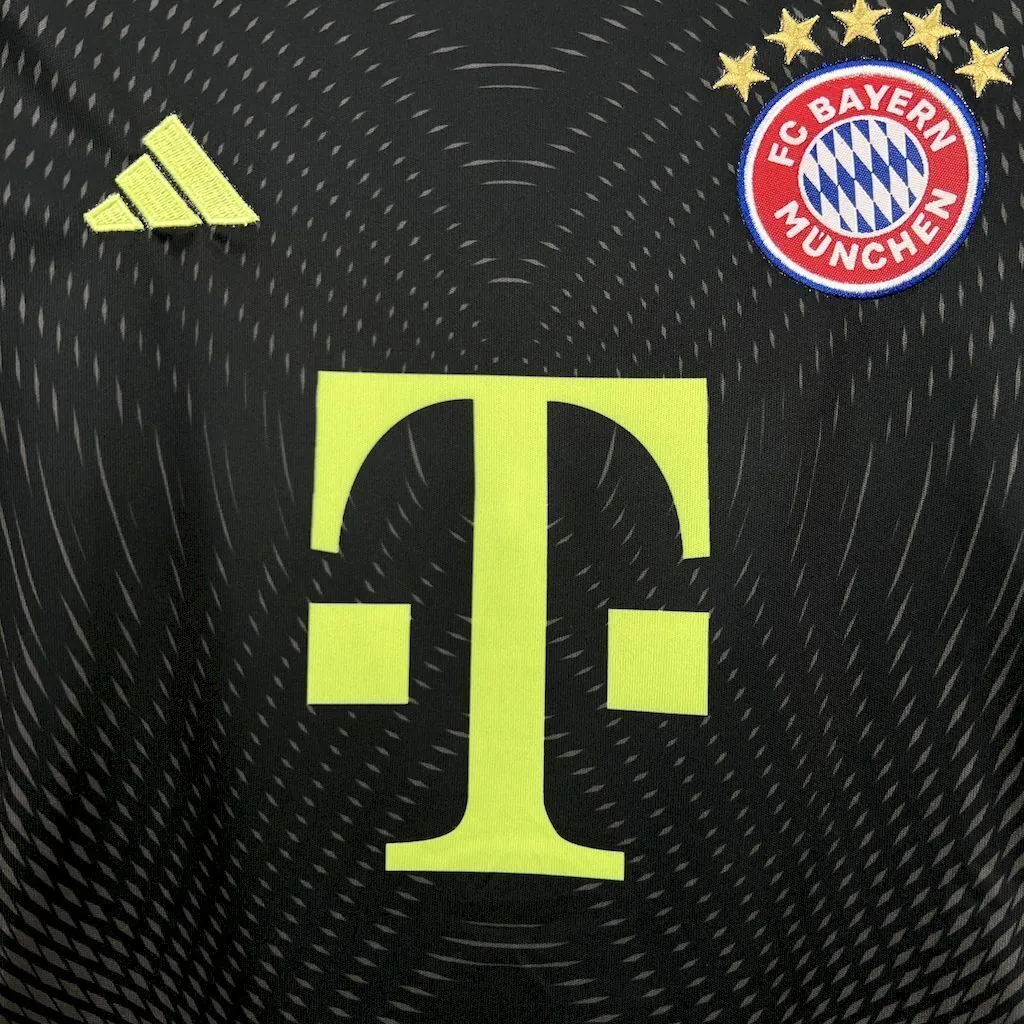 25-25 Bayern Munich Black Goalkeeper Kid Kits Youth Apparels AAAAJersey Wholesale Yupoo 9