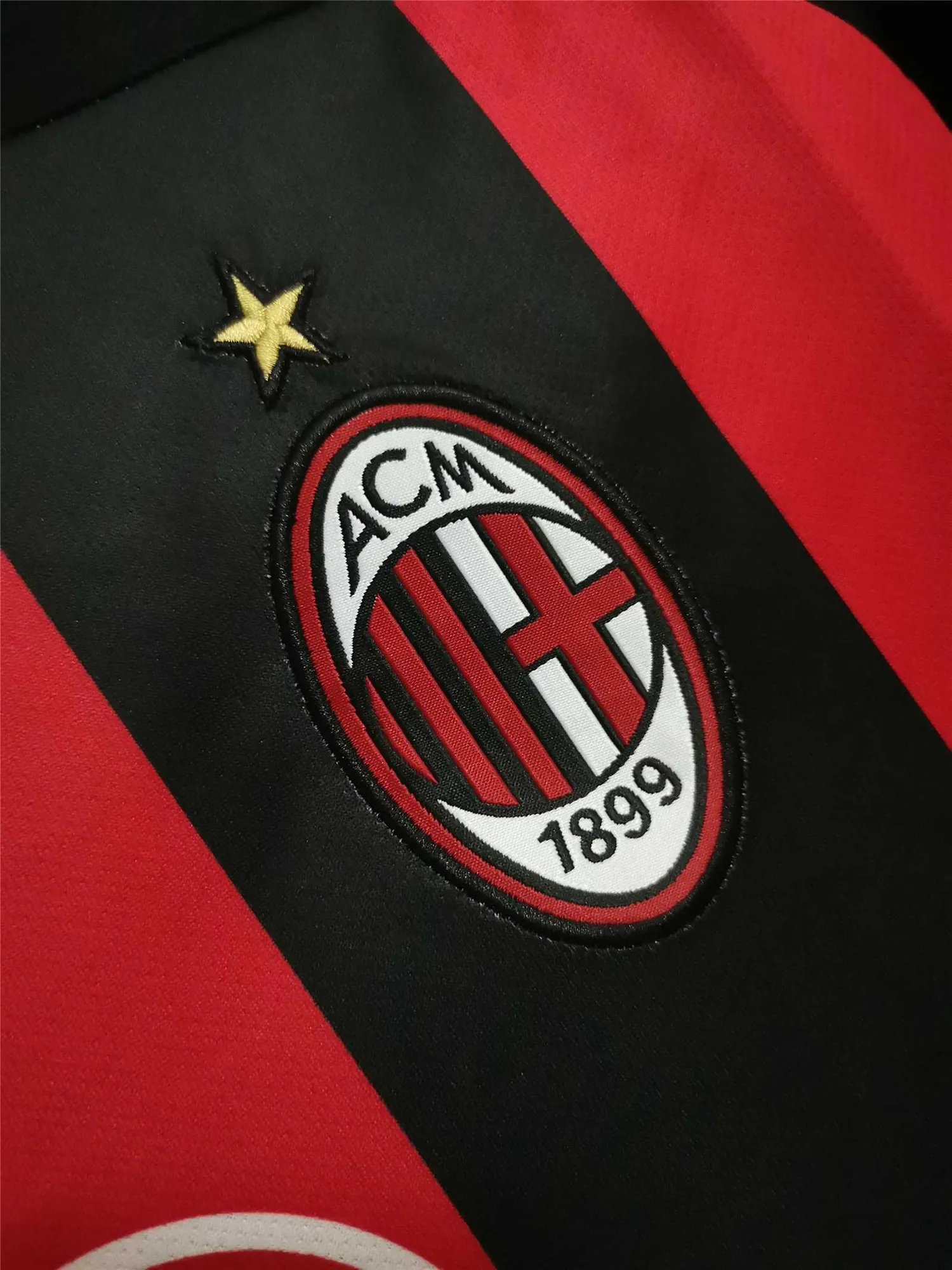 01-02 AC Milan home 3