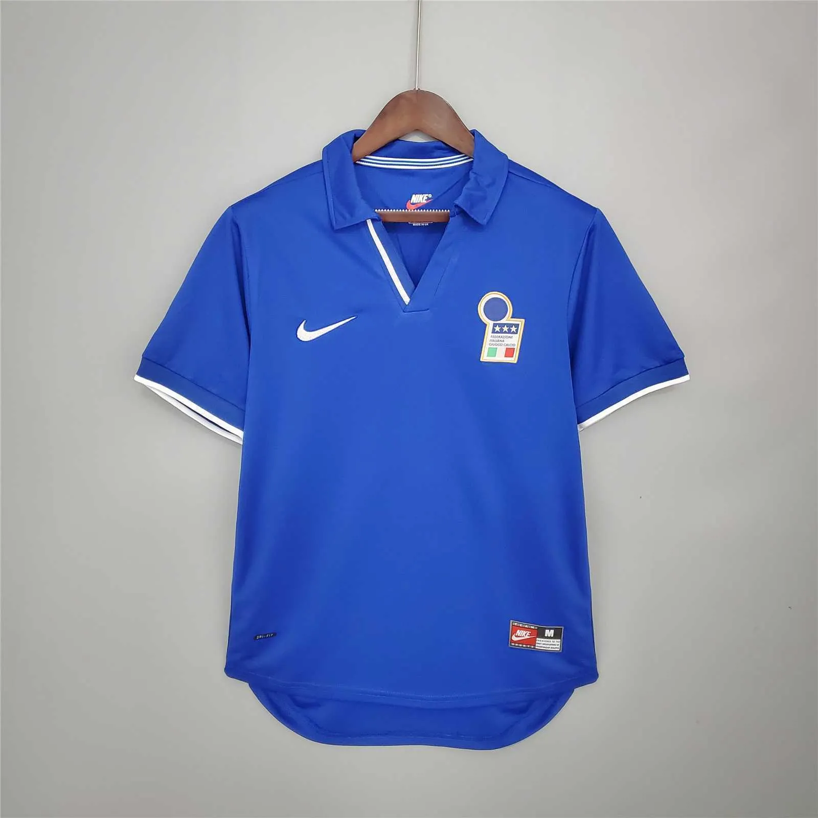 1998 Italy home 9