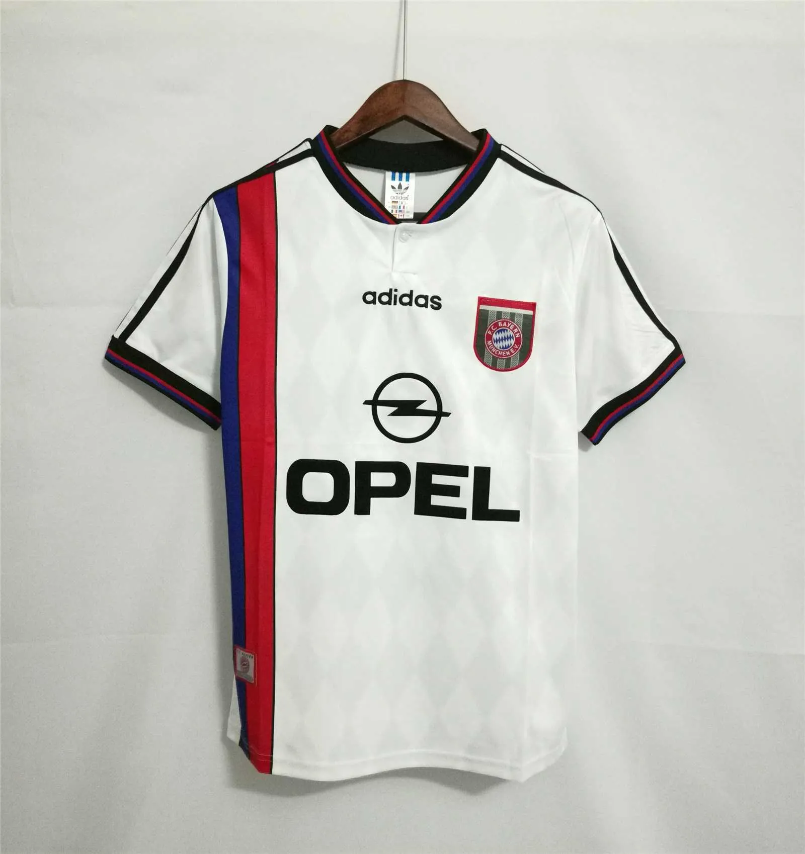 95-96 Bayern Munich white away 8
