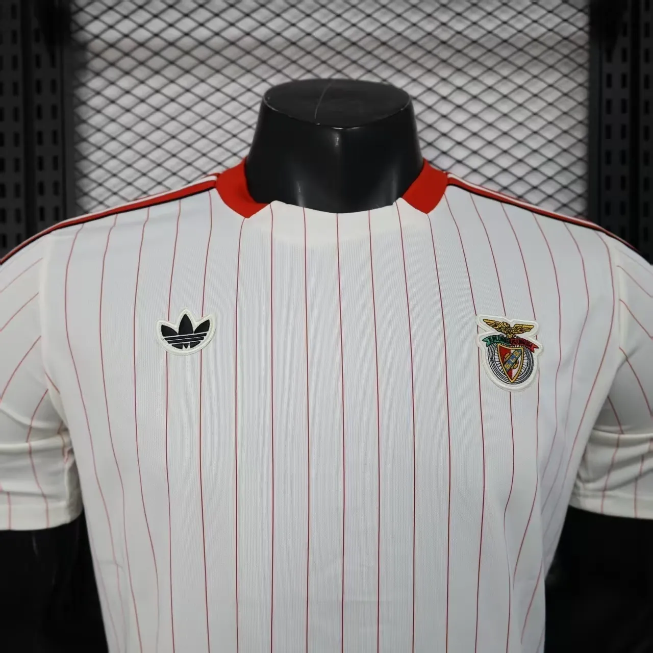 25-26 Benfica Casual Retro Style Football Shirt Apparels AAAAJersey Wholesale Yupoo 3