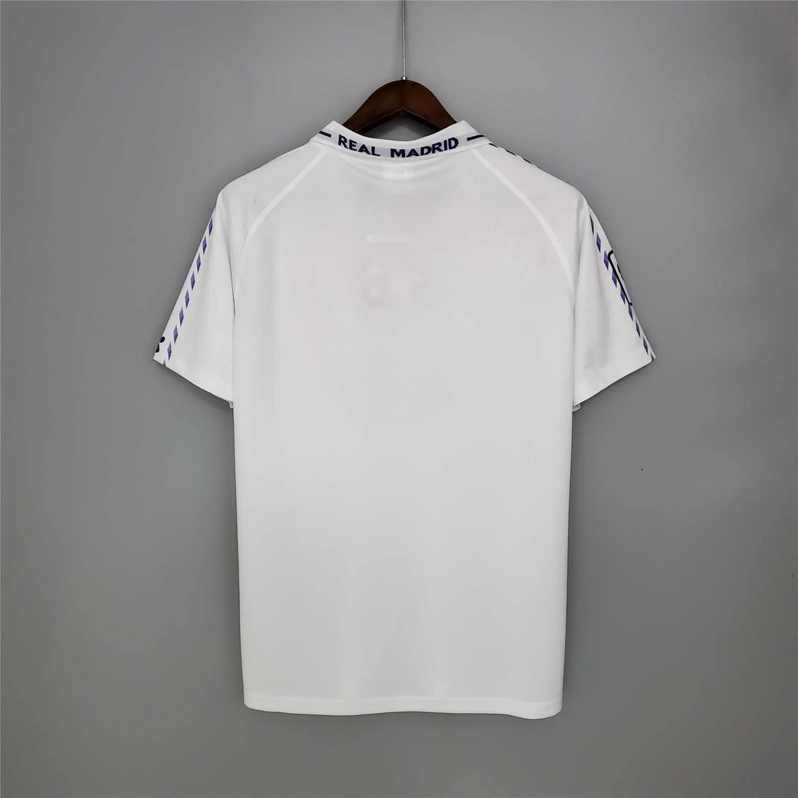 96-97 Real Madrid home 5