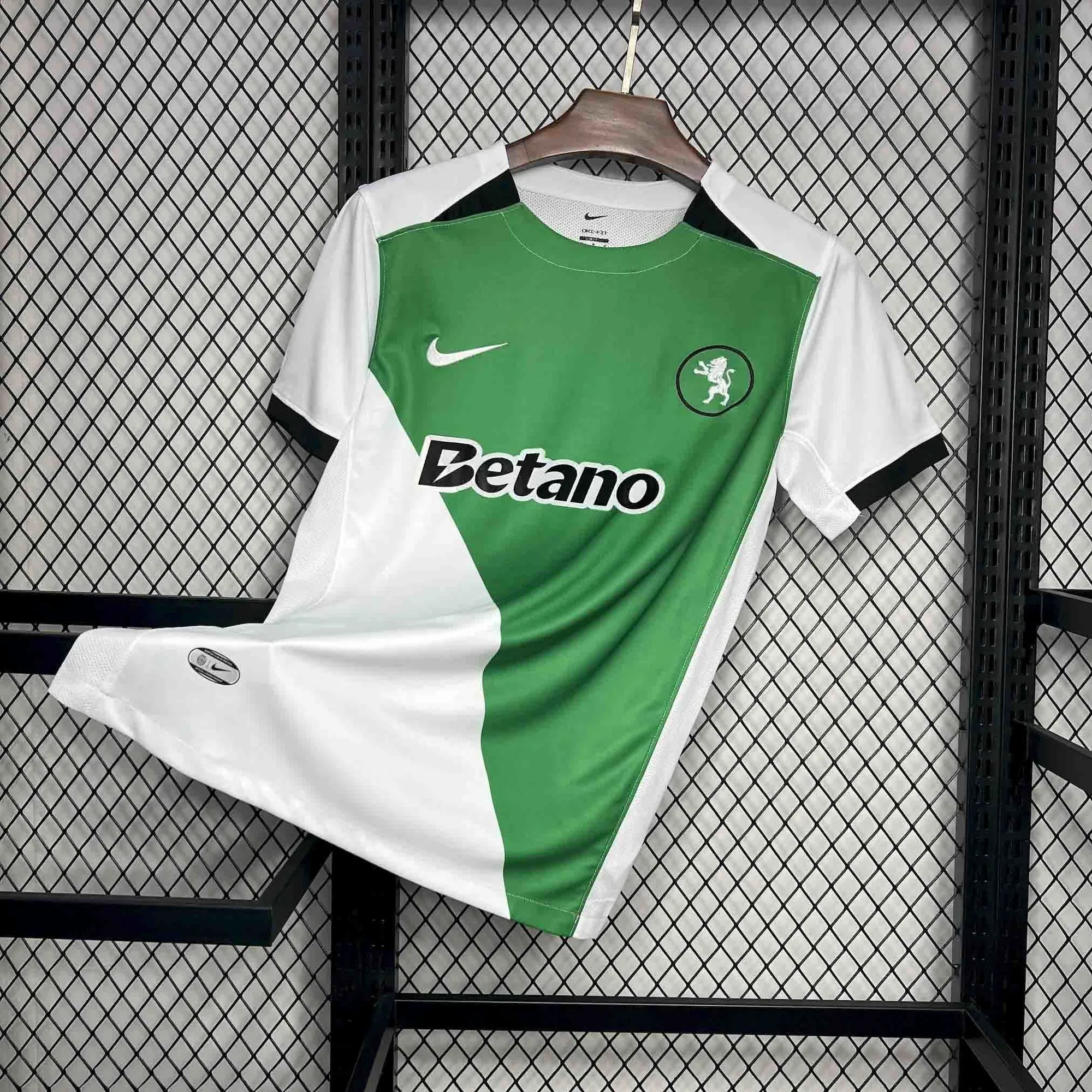 24-25 Sporting Lisbon 100th Anniversary Edition Kit Football Shirt AAAAJersey Supplier Yupoo 6