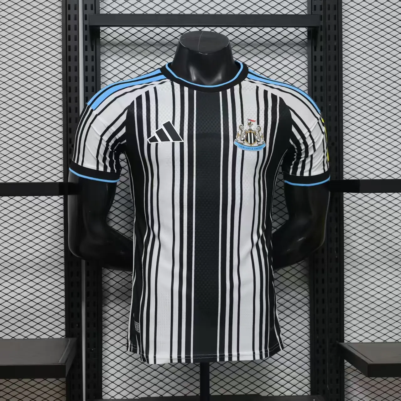 26-27 Newcastle United Mens Home Kit Player Version Football T-Shirt AAAAJersey Supply Yupoo 8 4