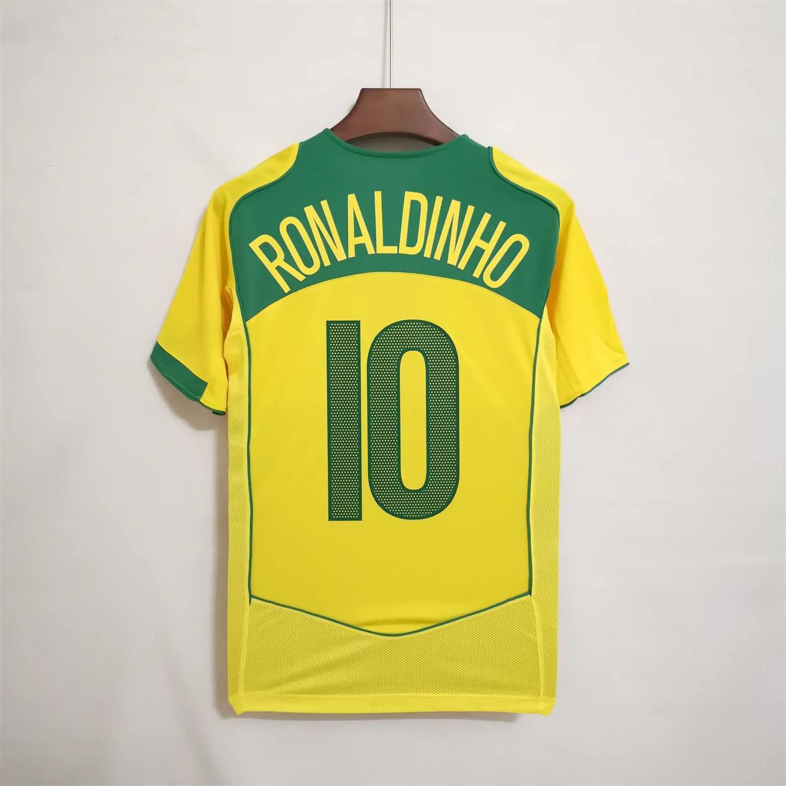 2004 Brazil home 7