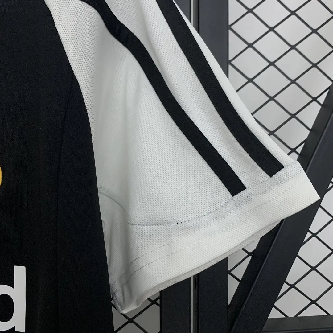 01-02 Real Madrid Away Retro Kit Vintage Shirt AAAAJersey Wholesale Yupoo 2