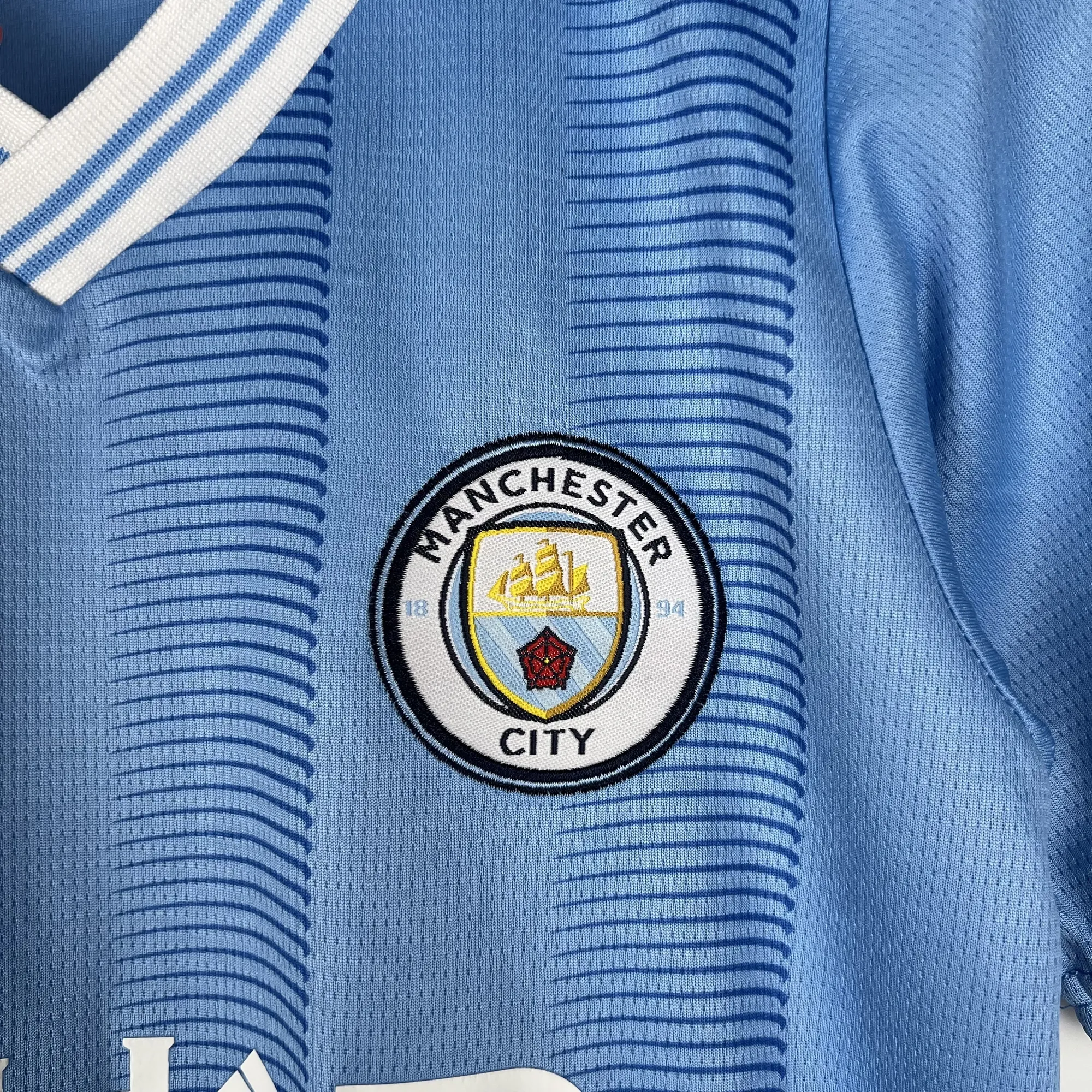 23-24 Kids Manchester City home size 16-28 1