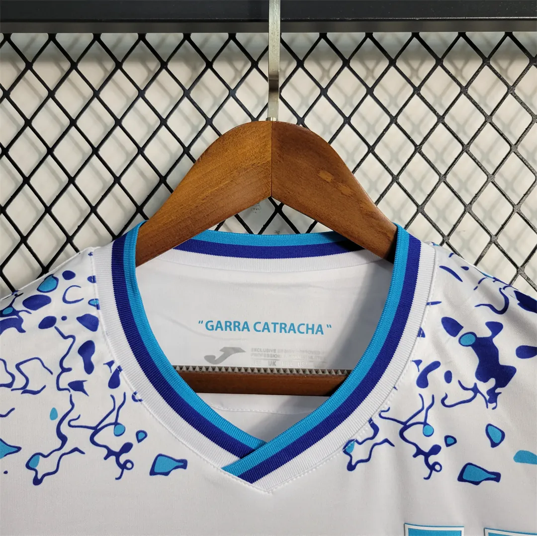 23-24 Honduras away 7