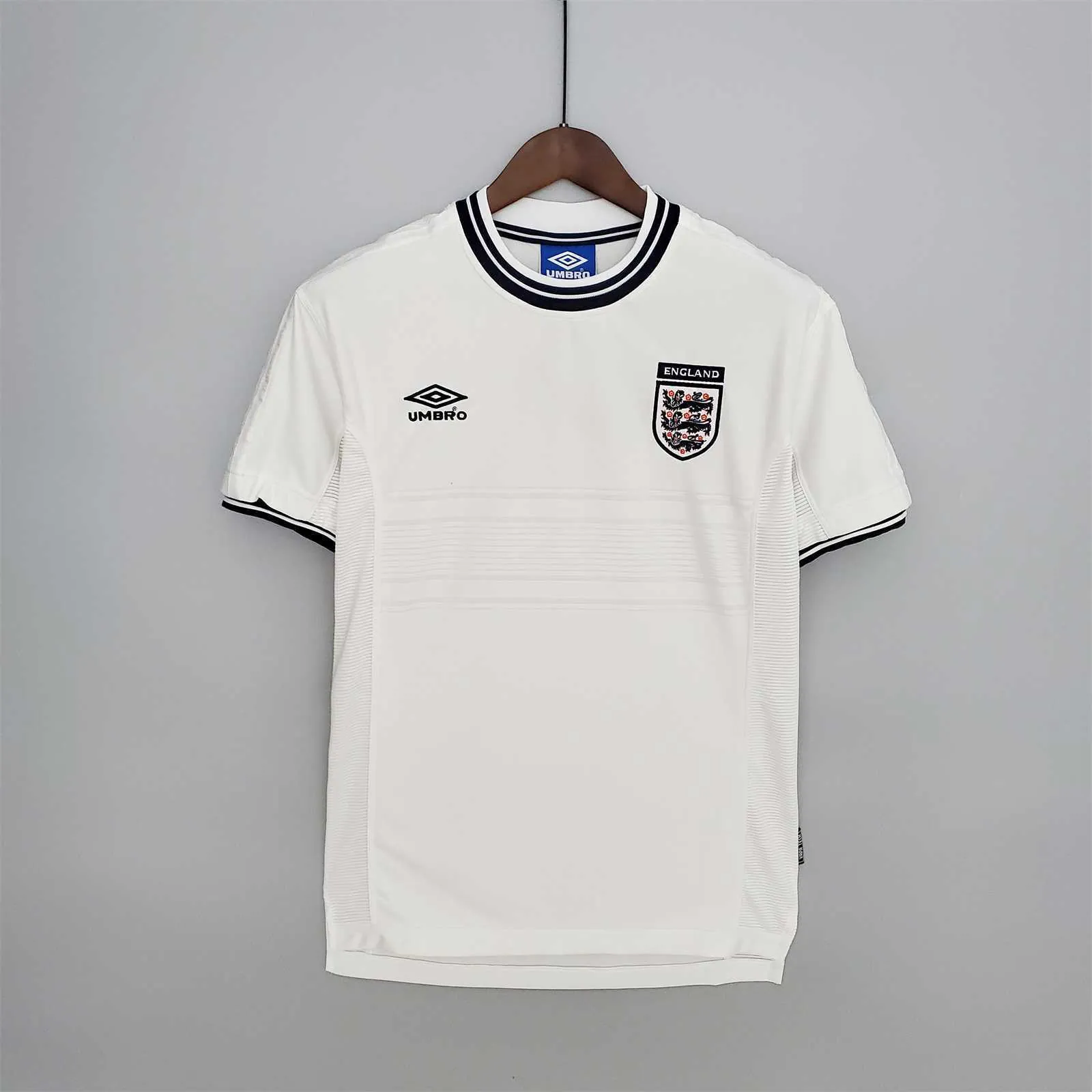 2000 England home 9
