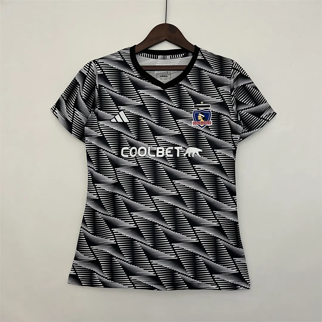 23-24 woman Colo-Colo fourth away 8