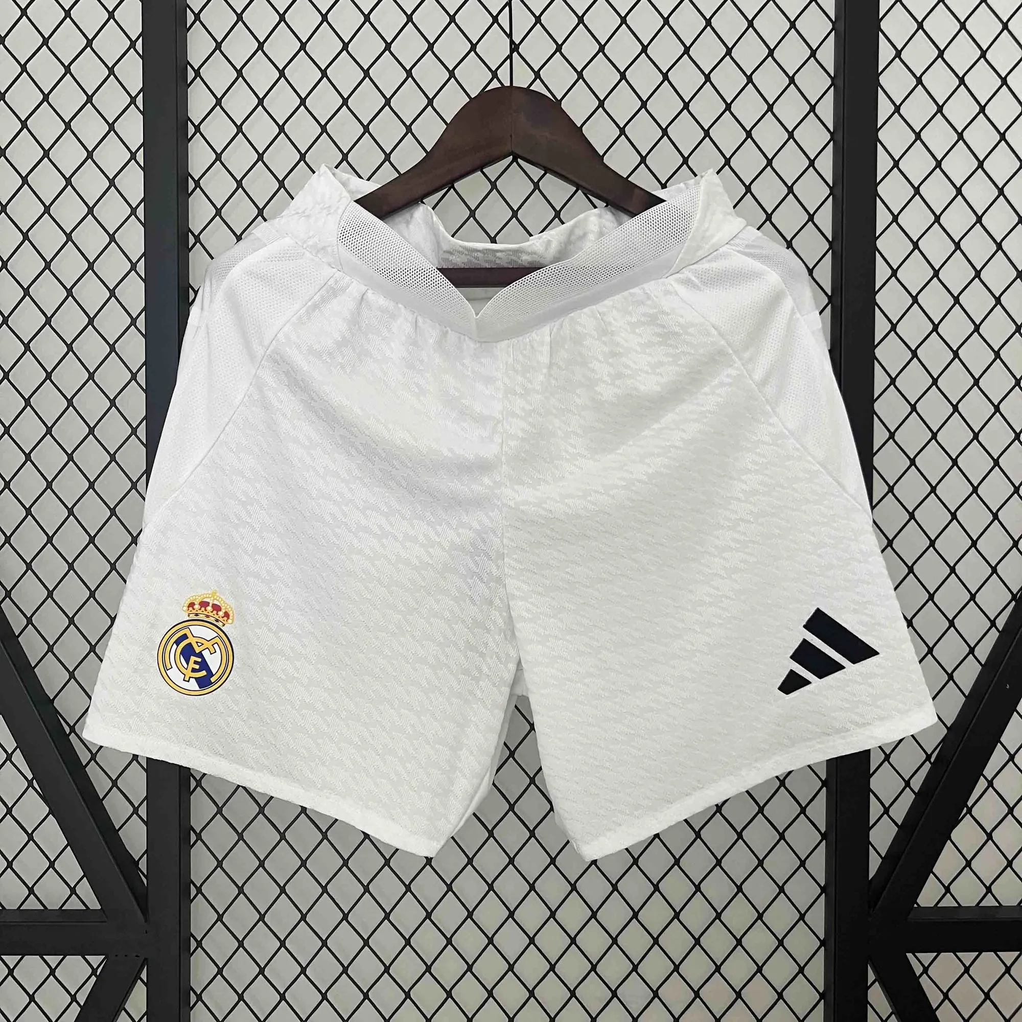 24-25 Real Madrid Home Player Version Shorts AAAAJersey Wholesale Yupoo 5