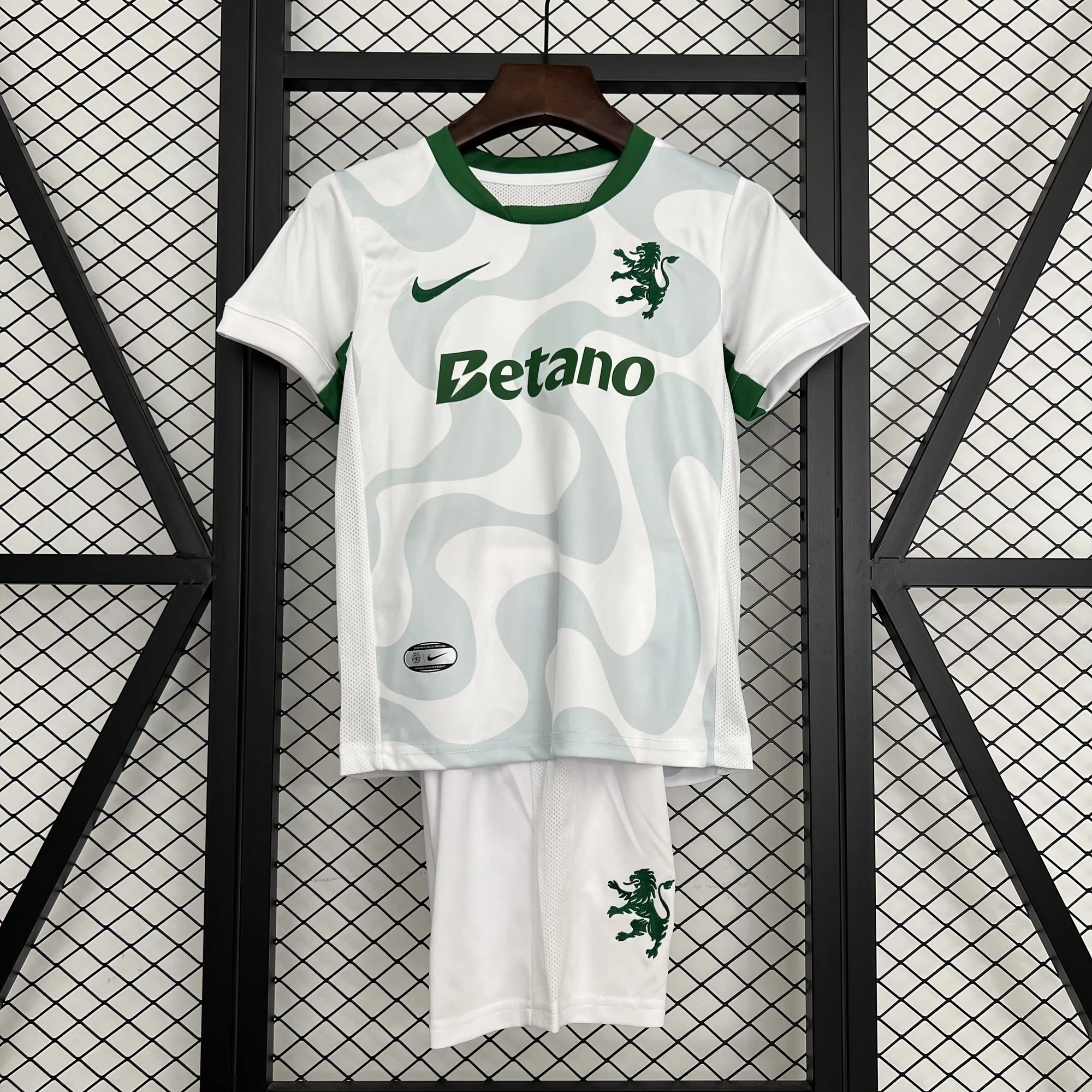 25-26 Sporting Lisbon Away Kids Kit Soccer Youth Apparels Sport AAAAJersey Supply Yupoo 5