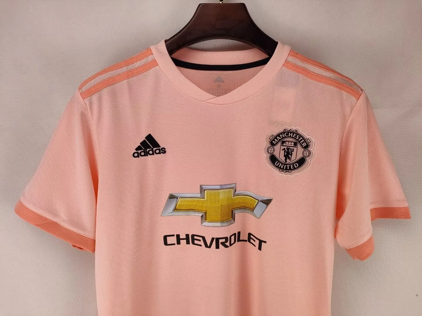 18-19 Manchester United Away Pink Retro Kit Jerseys Supllier Yupoo 2