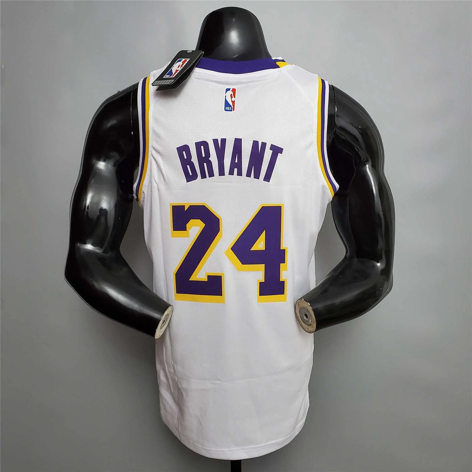 Bryant #24 Lakers Round neck white 1