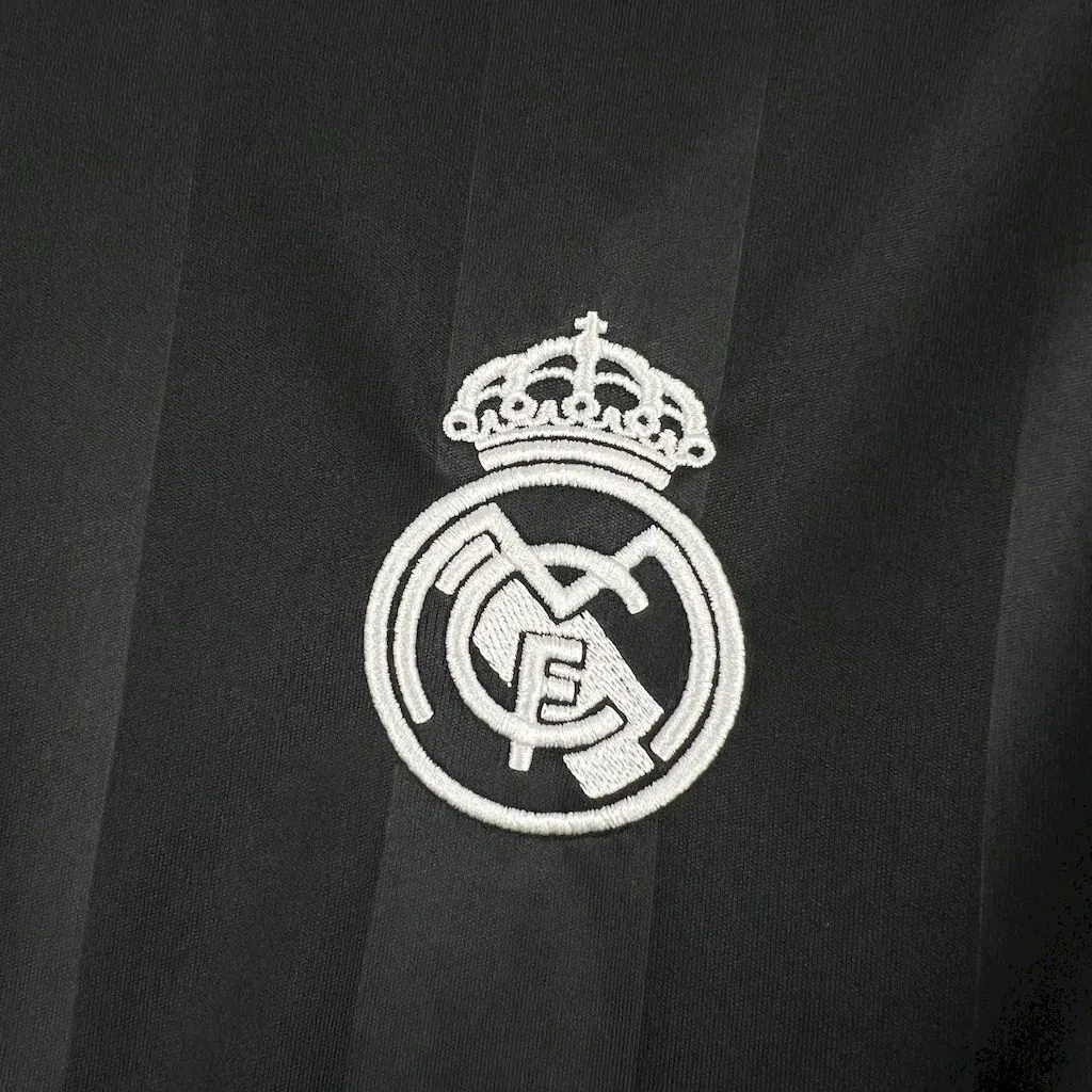 25-26 Real Madrid Black Goalkeeper Shirt Football Uniform AAAAJersey Supply Yupoo 2