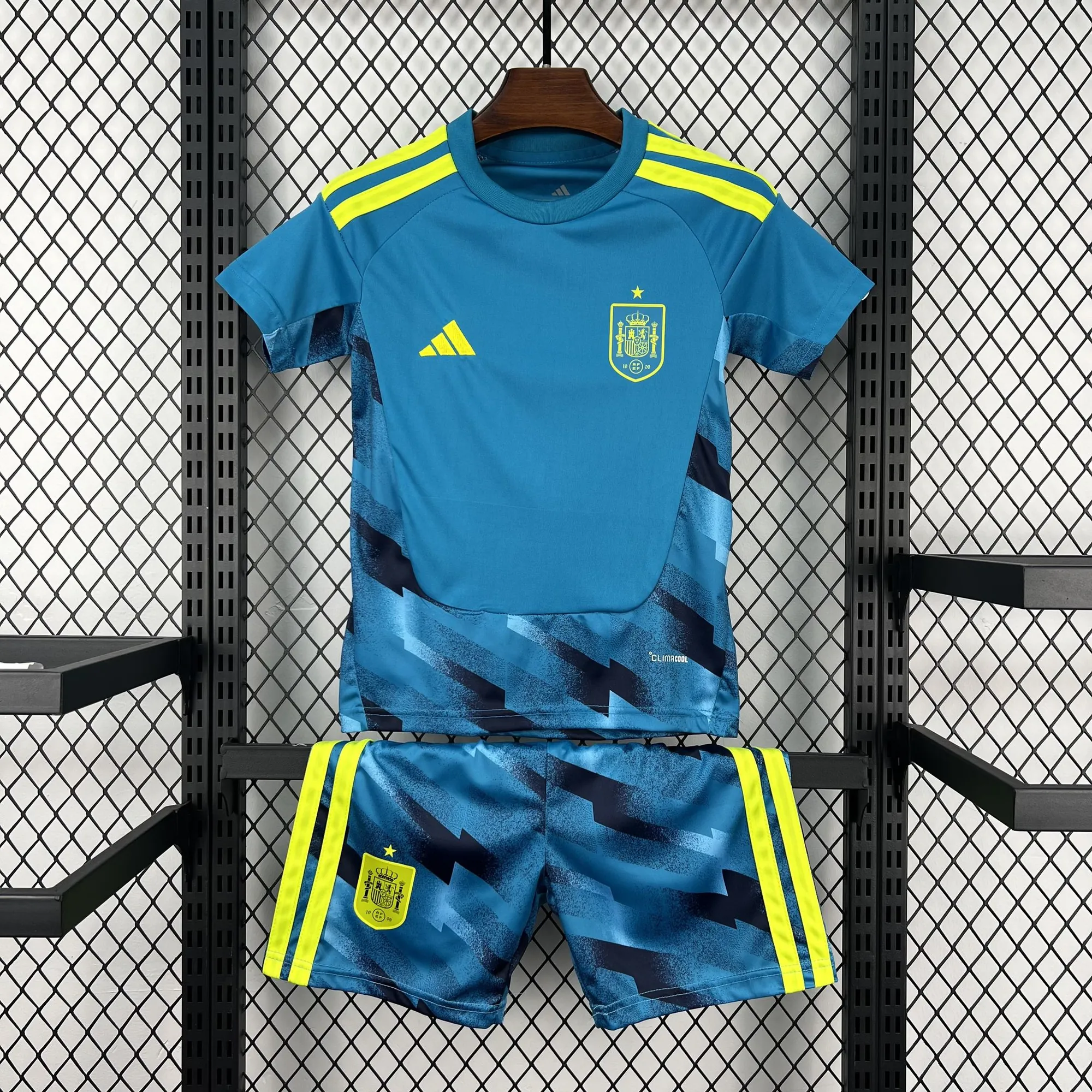 2026 World Cup Spain Goalkeeper Kids Kit Soccer Youth Apparels AAAAJersey Supply Yupoo 6 6