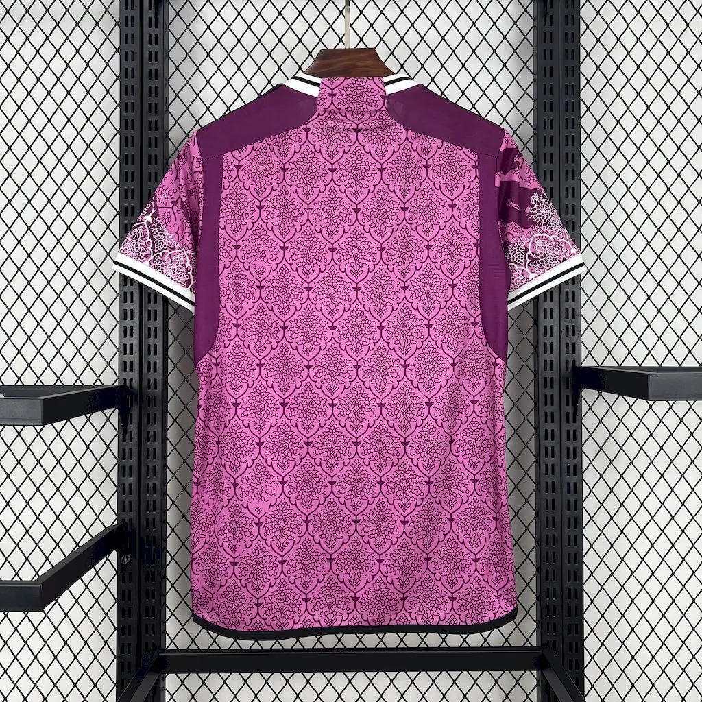 24-25 Real Madrid Pink Special Edition Shirt Football Uniforms AAAAJersey Supplier Yupoo 1