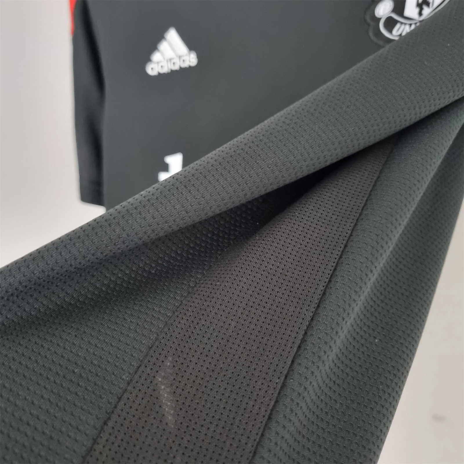 22-23 Manchester United black training suit 4