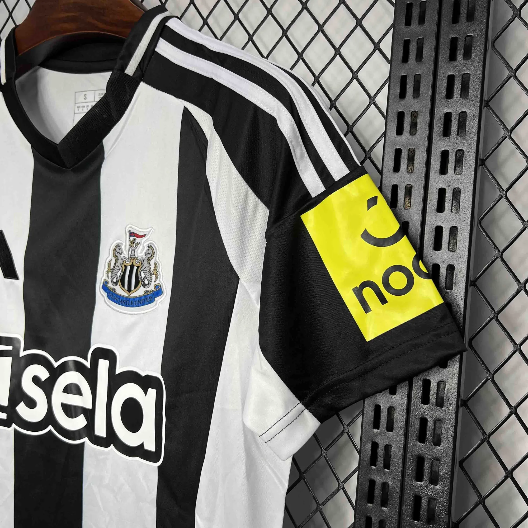 24-25 Newcastle United Home Kit AAAAJersey Supplier Yupoo 4