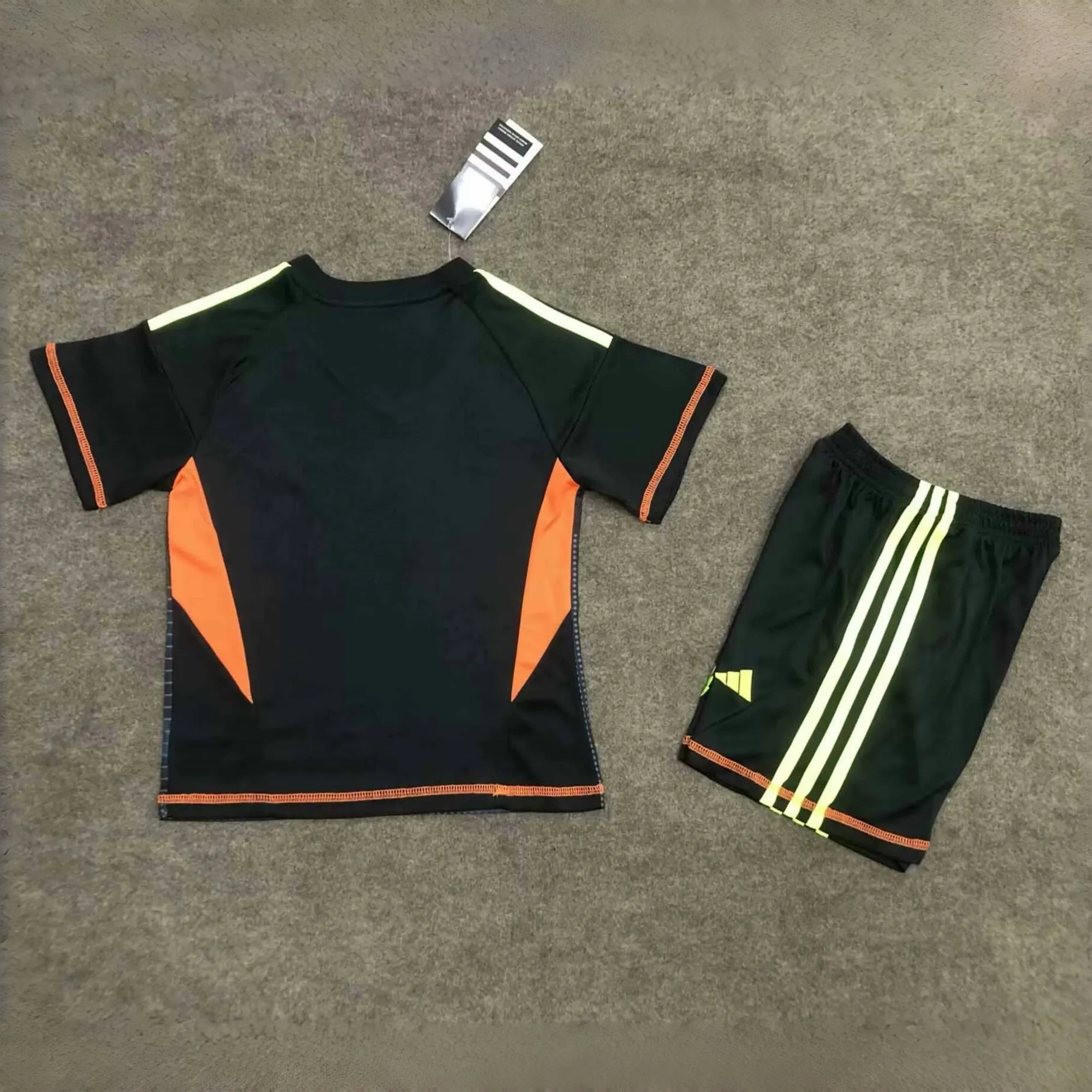 2024 Argentina Goalkeeper Kid Kits Black Youth Apparels AAAAJersey Wholesale Yupoo 1