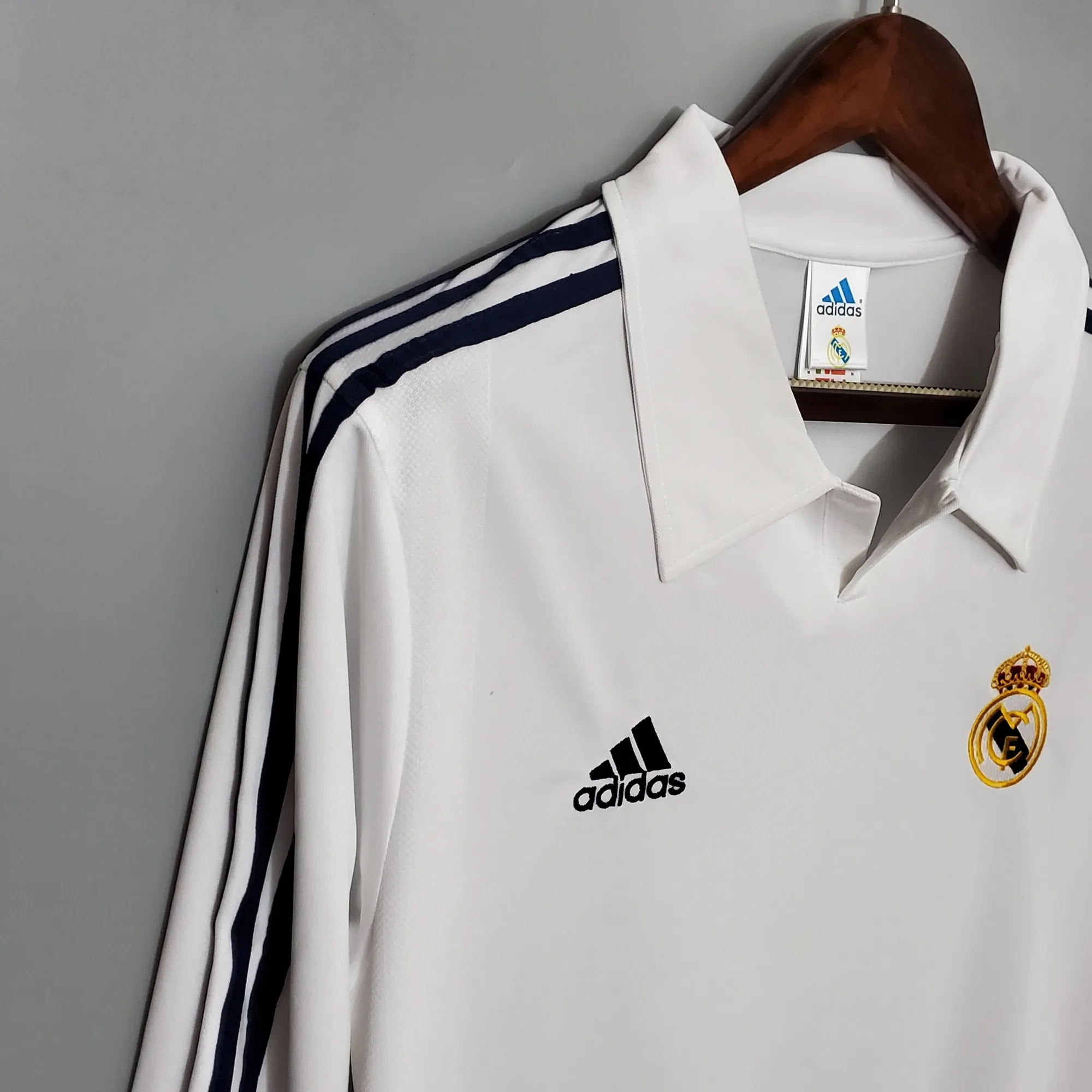 01-02 Real Madrid home long-sleeve 4