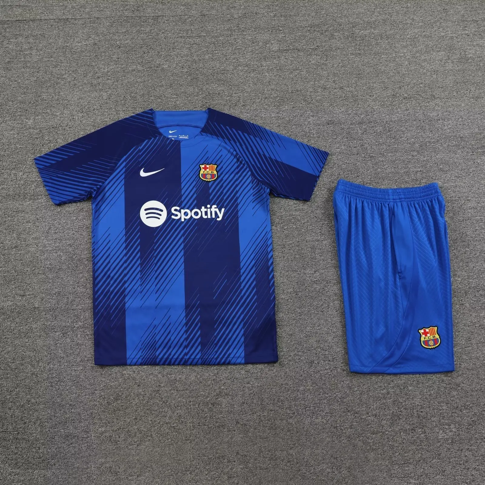 23-24 Barcelona Training Soccer Jerseys Yupoo 1