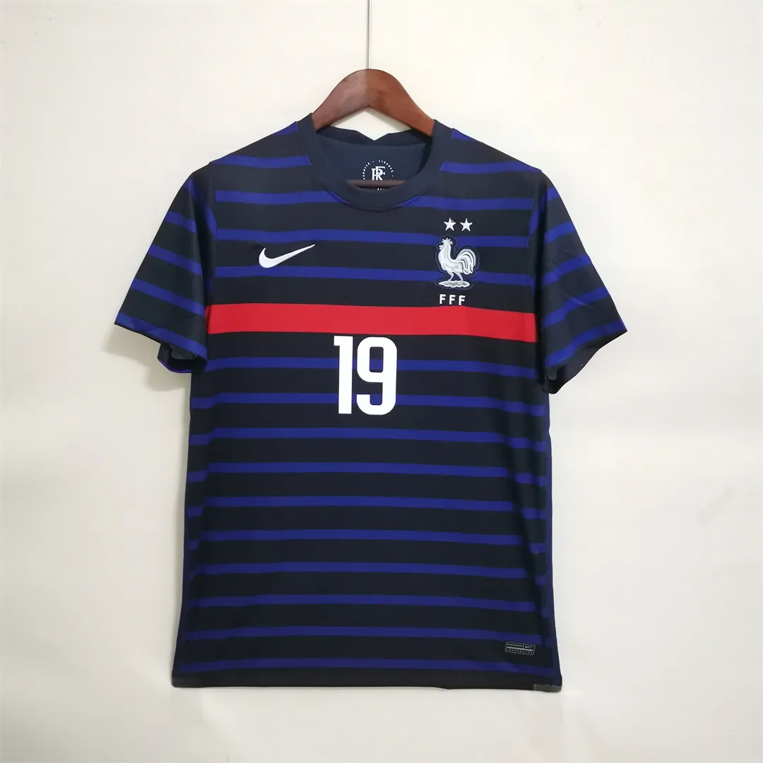 2020 France home 18