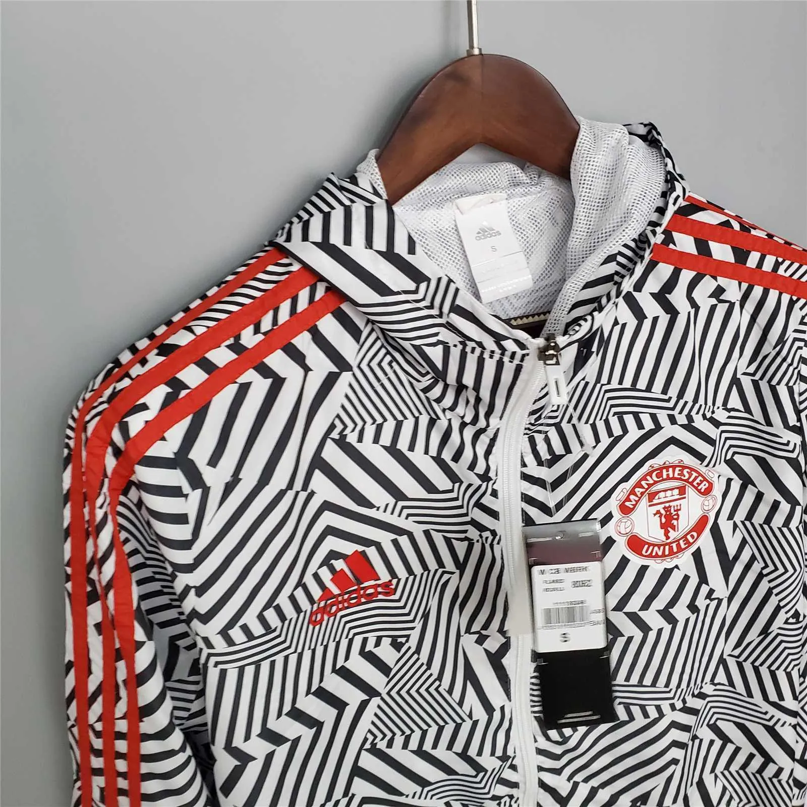 21-22 Manchester United Black-White Stripes Windbreaker 5